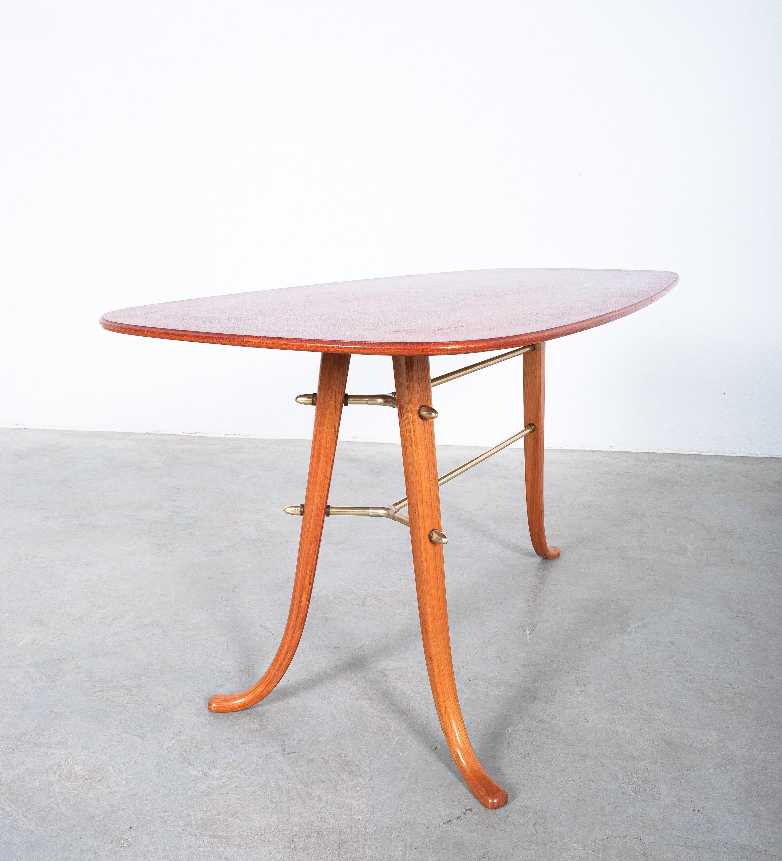 Mid-Century Modern Coffee or Side Boomerang Table Style Gio Ponti Wood, Italy, circa 1955 For Sale