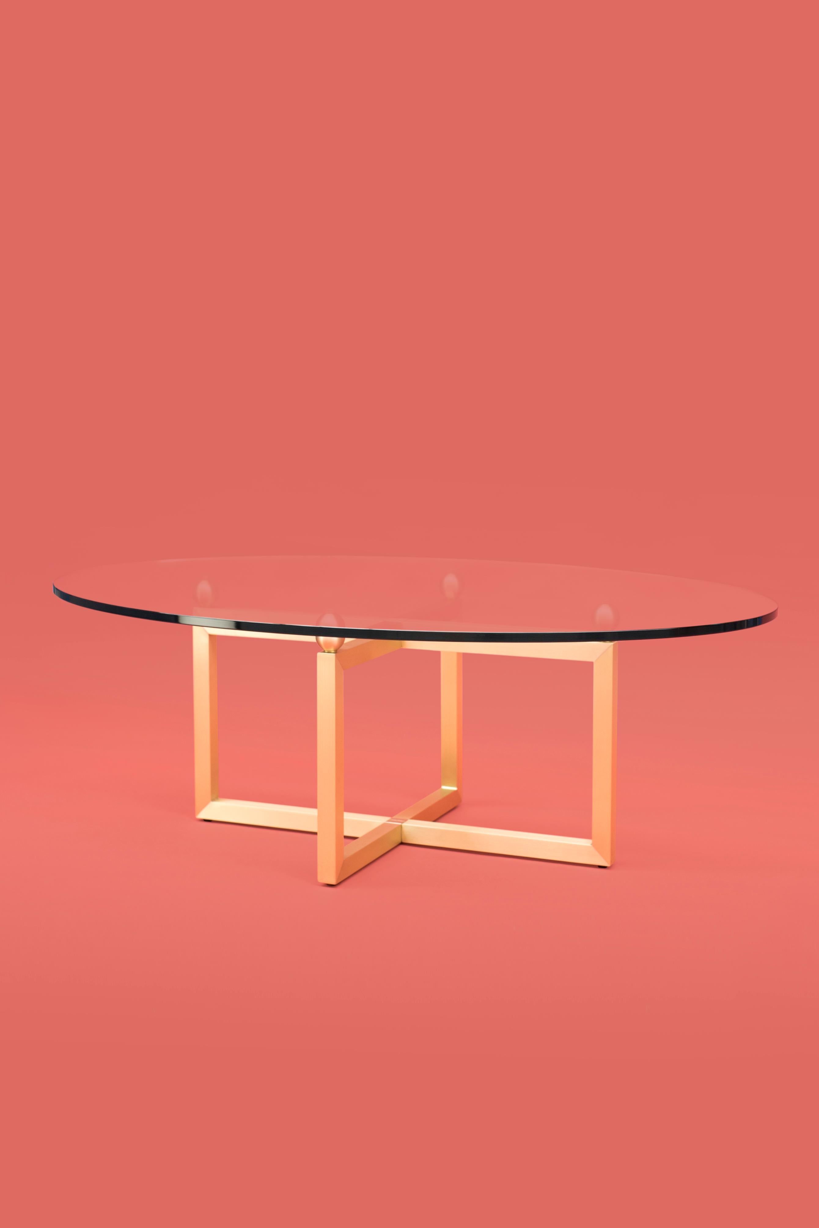The table frame is made of 3 x 3 cm tubes and casted parts. The glass has a thickness of 15 mm and is resting on the frame. Optionally other tabletops materials can be chosen. The table is strong and can bear a lot of weight. The table can be