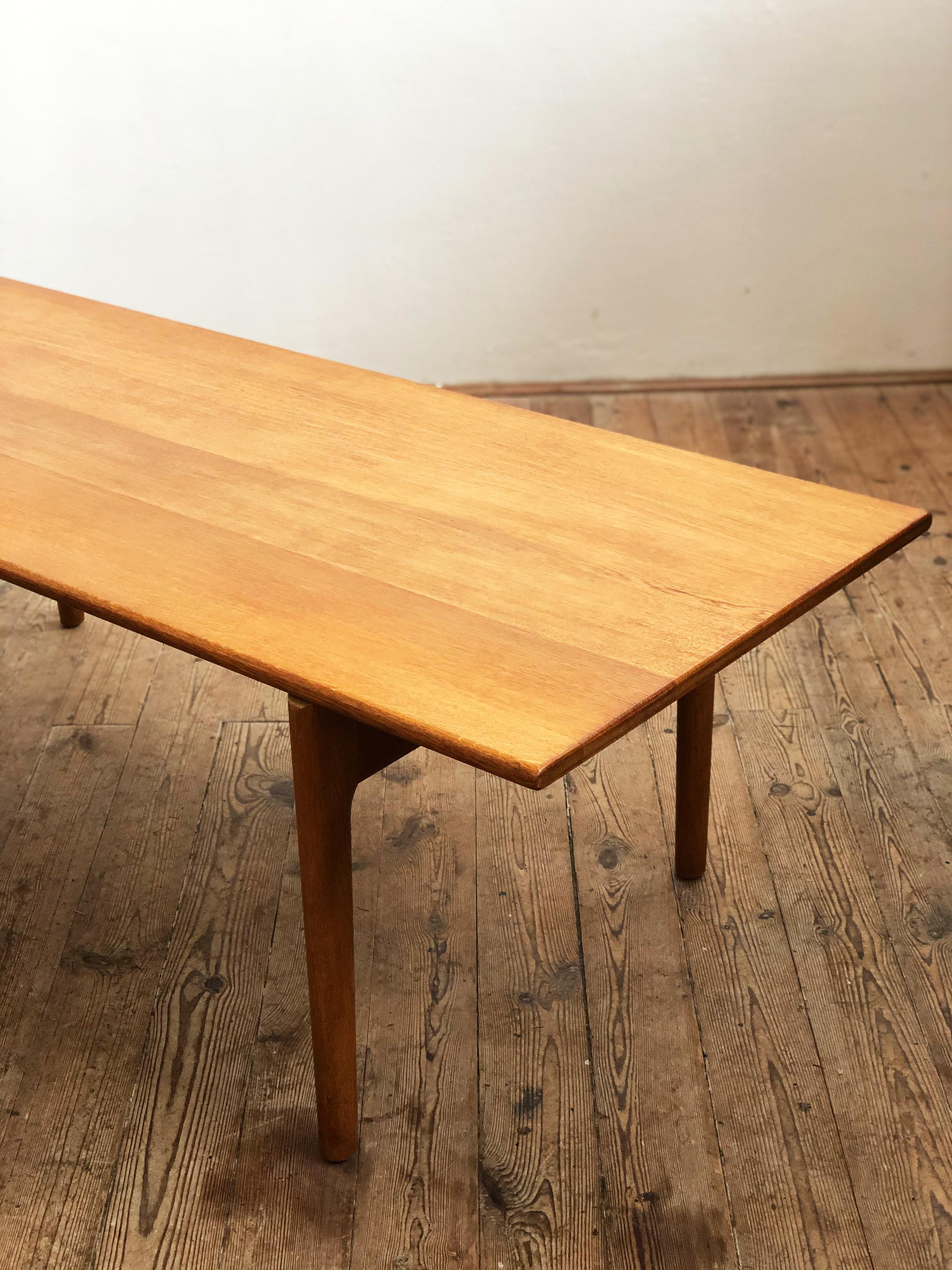 Coffee or Sofa Table by Hans Wegner, Modell AT-15 by Andreas Tuck In Good Condition In München, Bavaria
