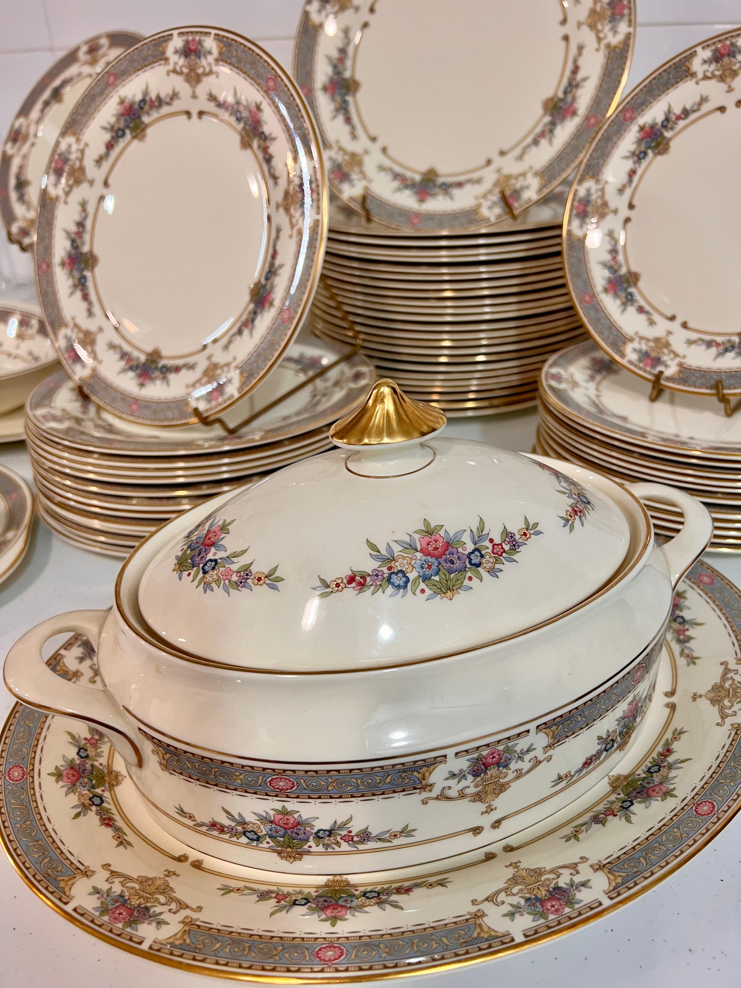 Caffettiera e coperchio di ricambio Minton Persian Rose di Royal Doulton In condizioni ottime in vendita a BILBAO, ES