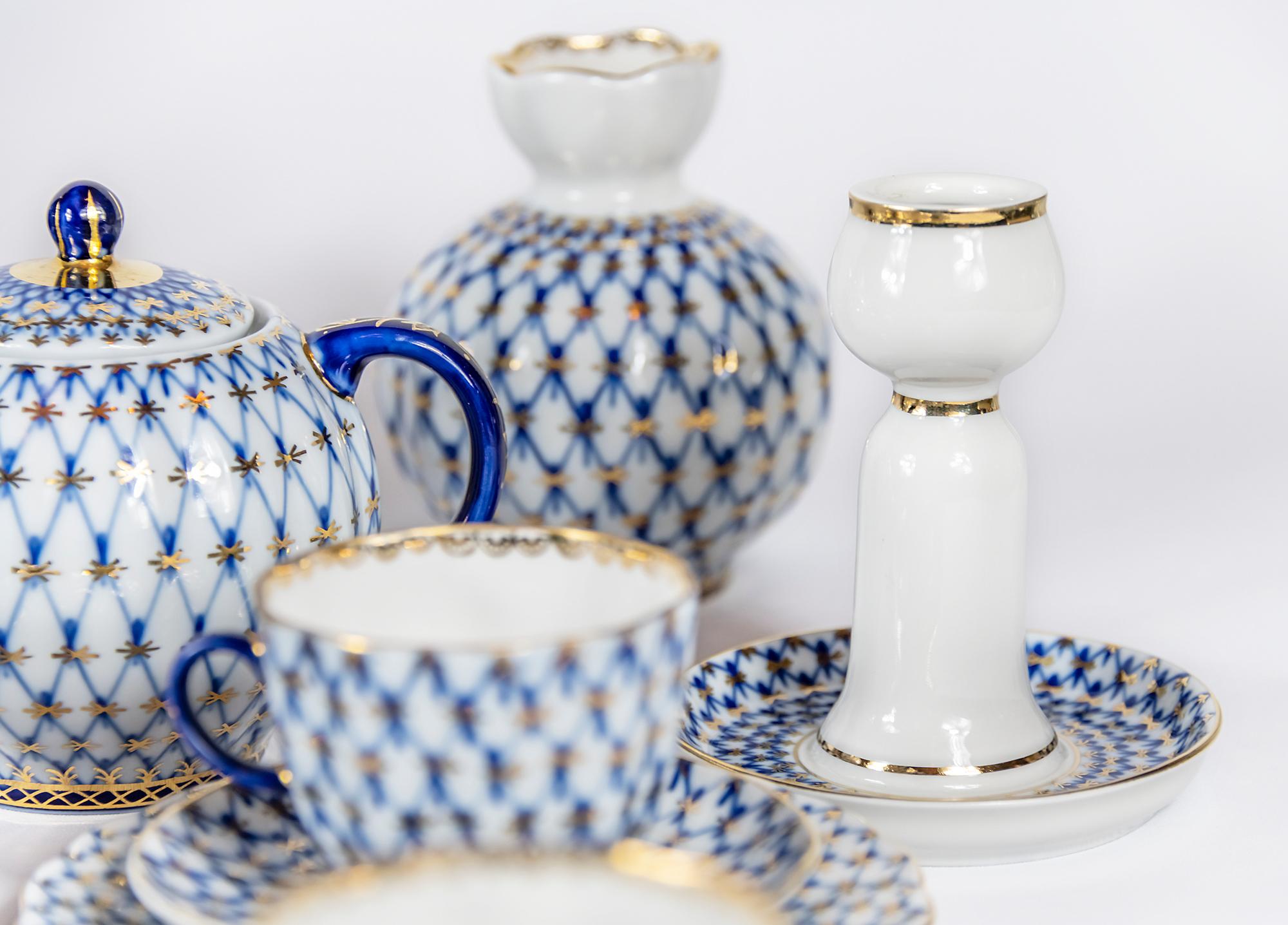 Coffee Set for 8 Persons by Russian Porcelain Factory LFZ In Good Condition In Vilnius, LT