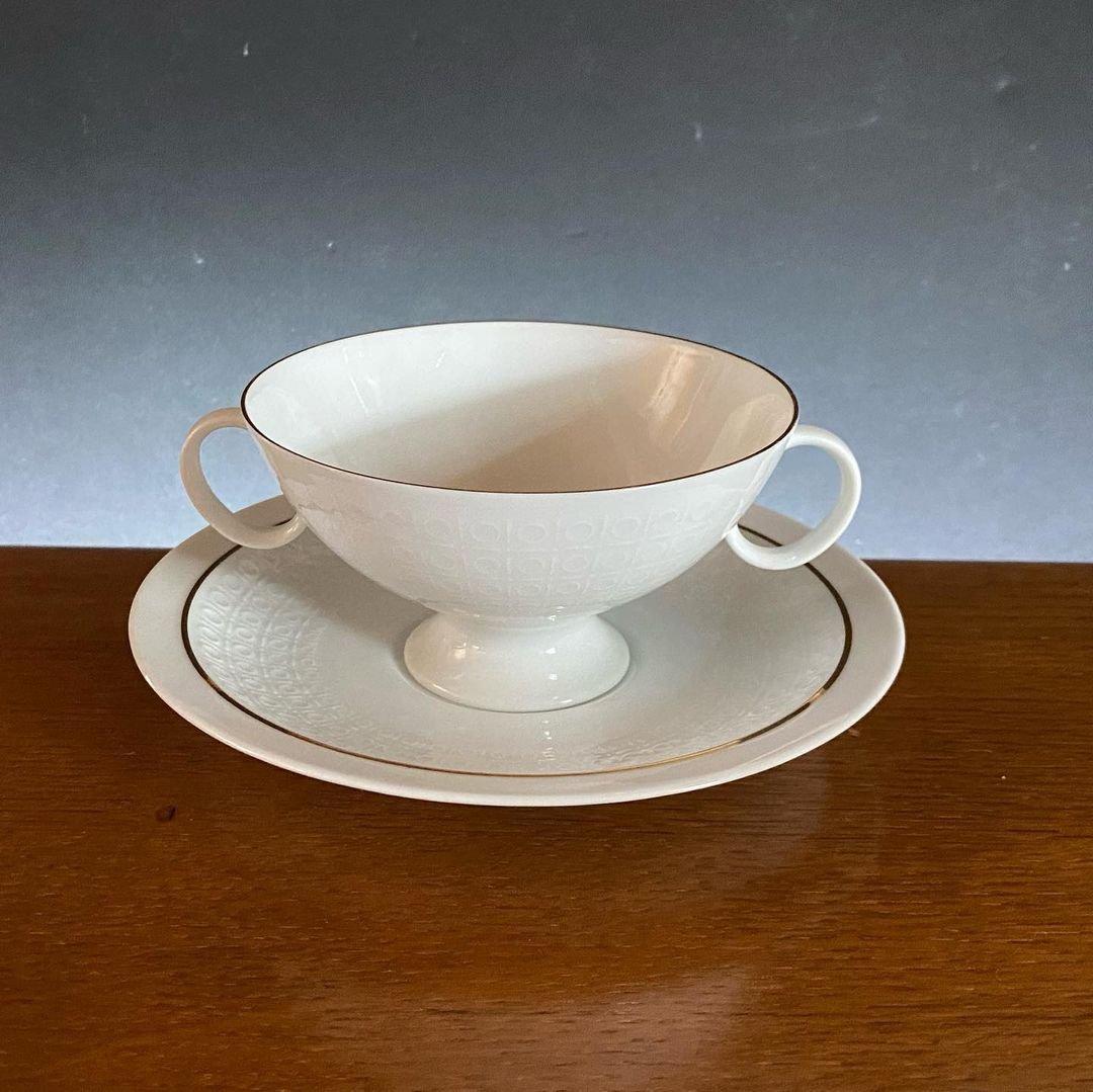 Mid-Century Modern Bone China Coffee Set From Kaiser Set For Six Person, Set of 33 For Sale