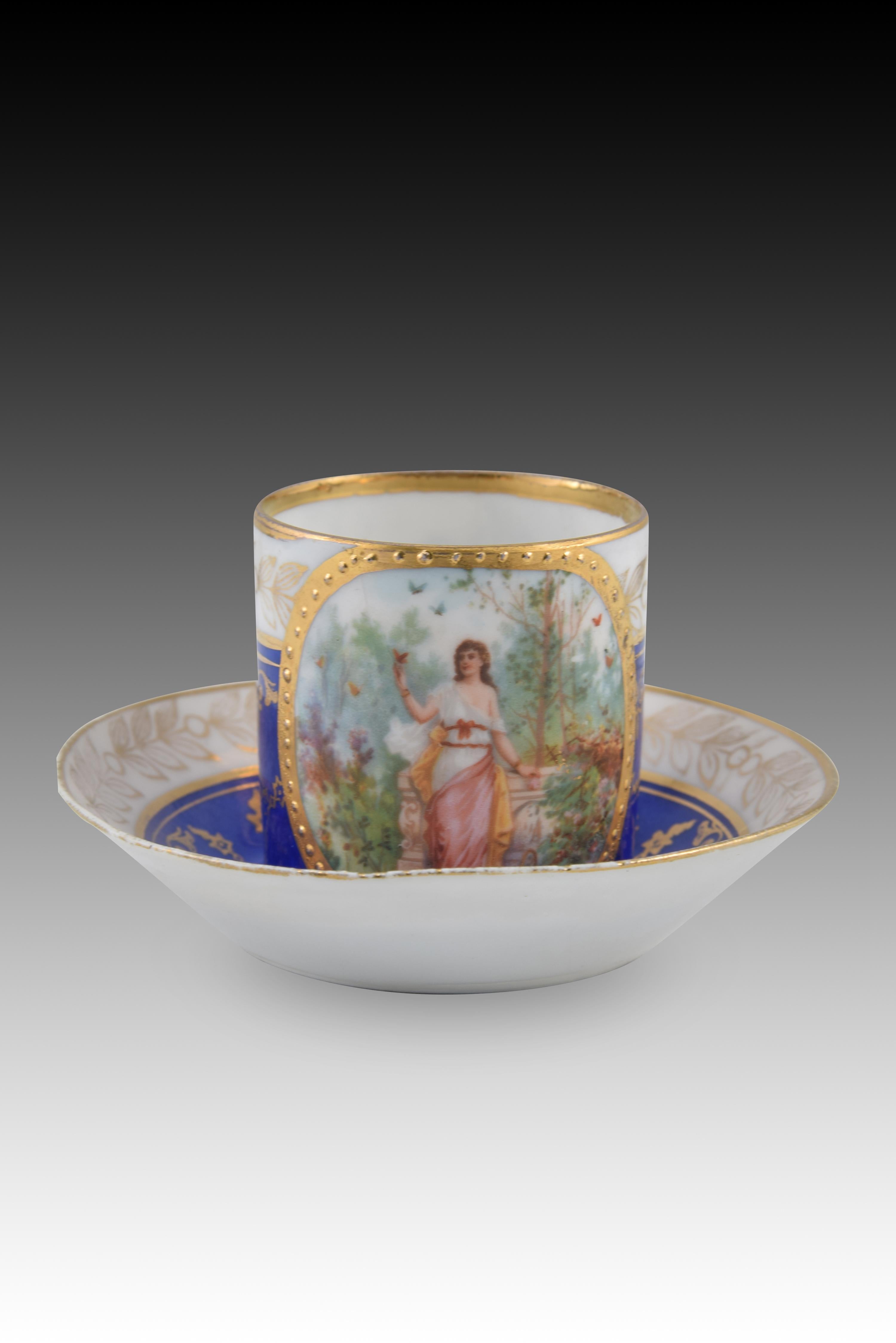 Coffee set. Glazed porcelain. Royal Vienna, Austria, early 20th century.  For Sale 3