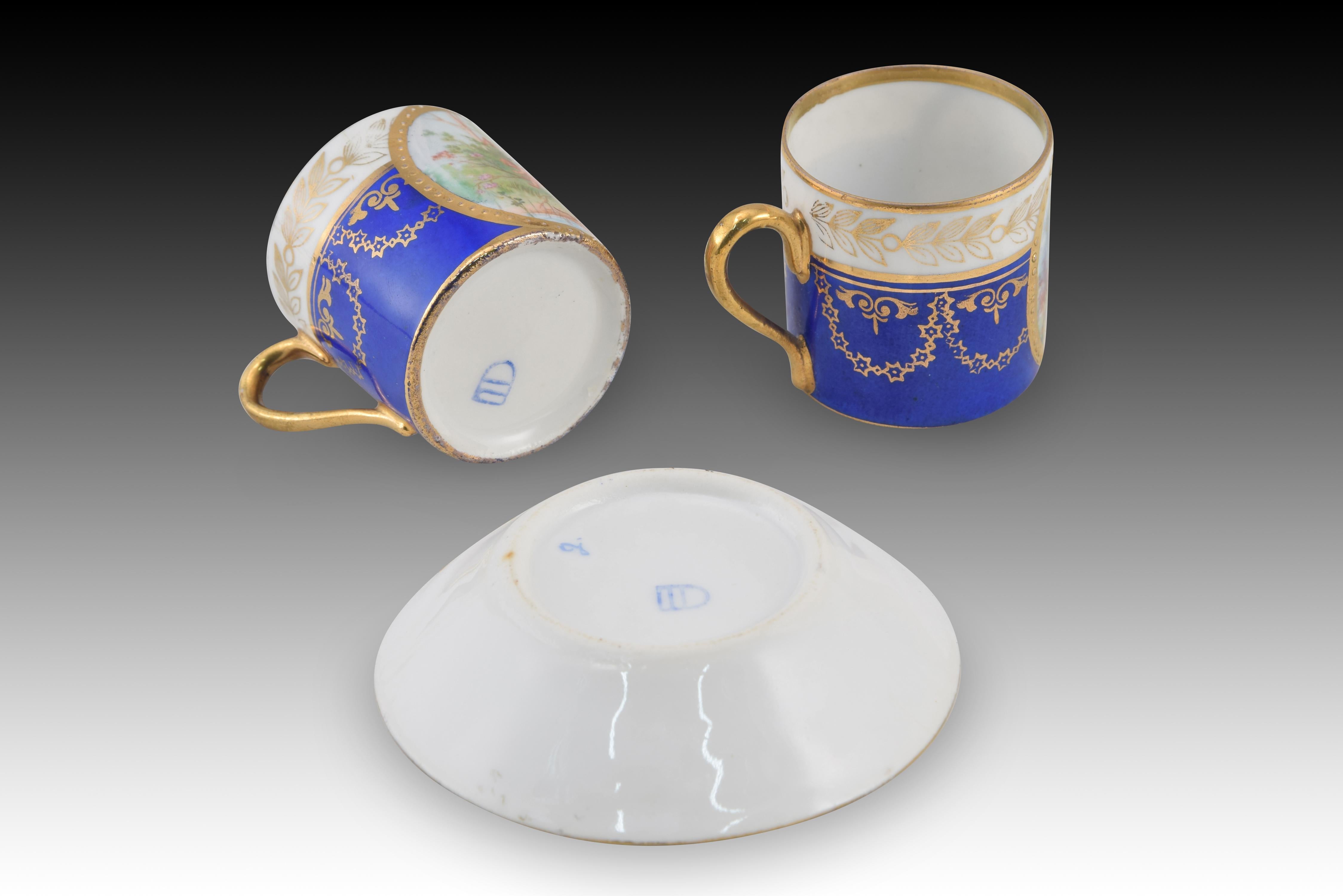 Coffee set. Glazed porcelain. Royal Vienna, Austria, early 20th century.  For Sale 5