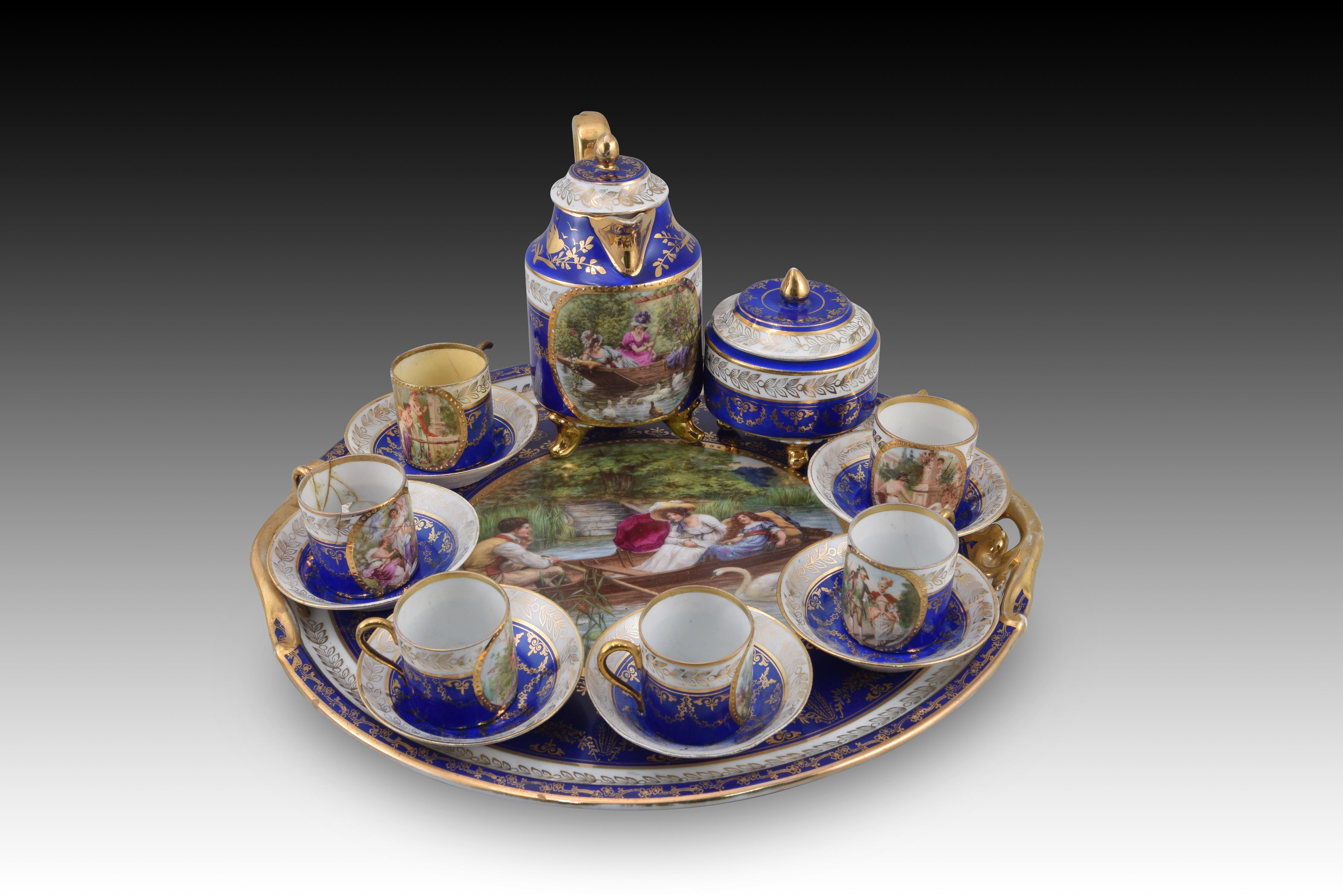 Coffee set. Glazed porcelain. Royal Vienna, Austria, early 20th century.  For Sale 9