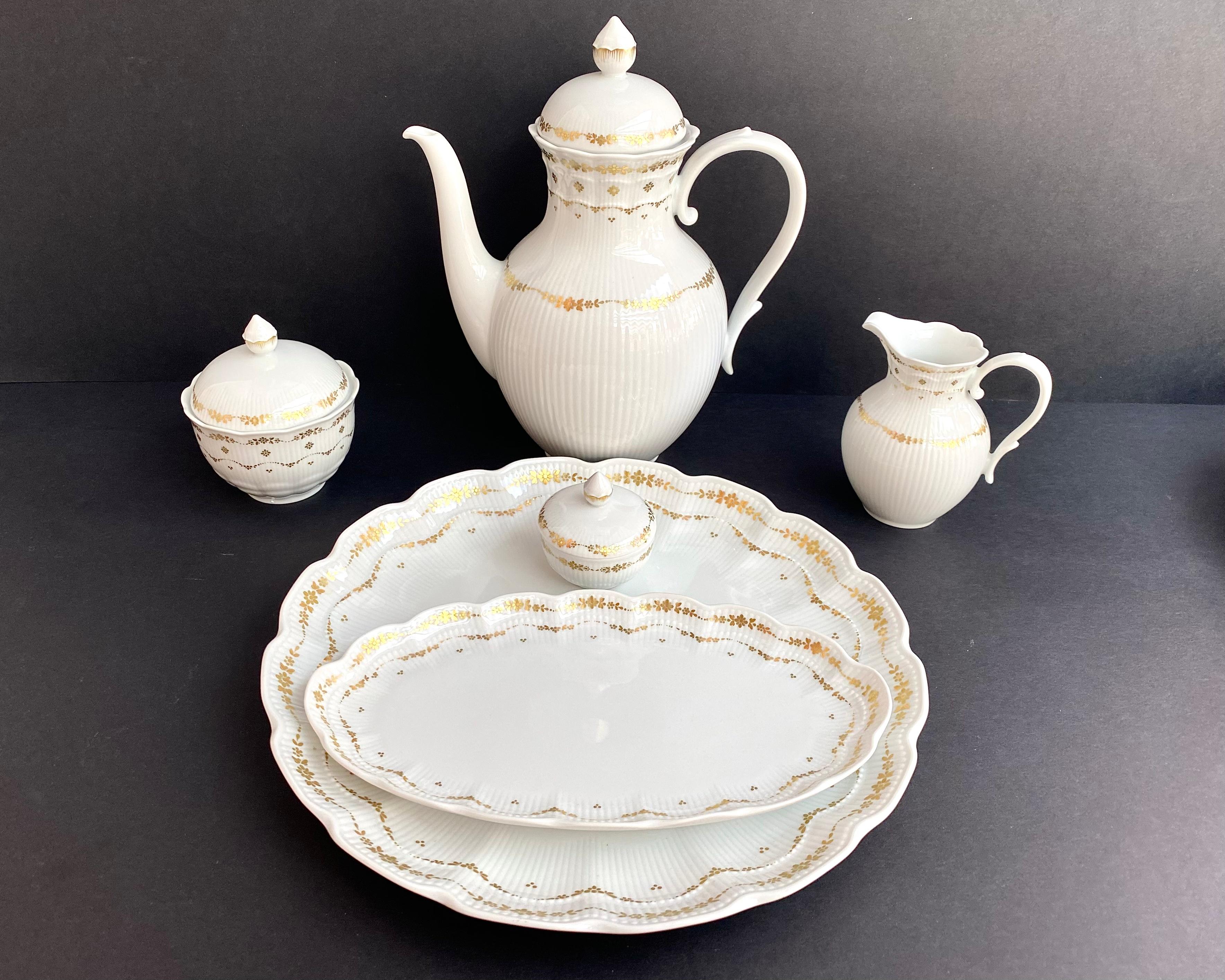 Coffee Set Vintage Bone China Kaiser For 12 Person Germany For Sale 1