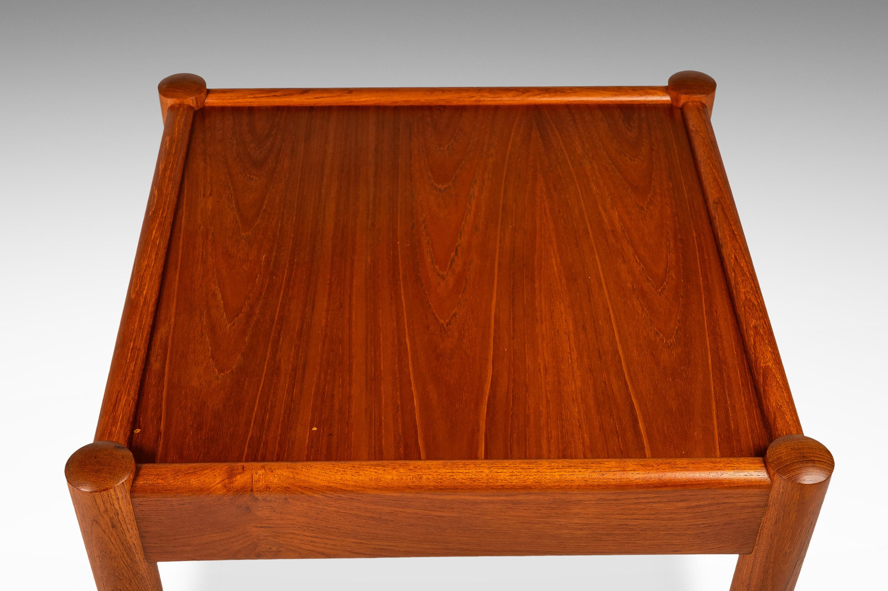 Teck Table basse / d'appoint / d'angle en teck par Domino Møbler, Danemark, c.C. 1970 en vente