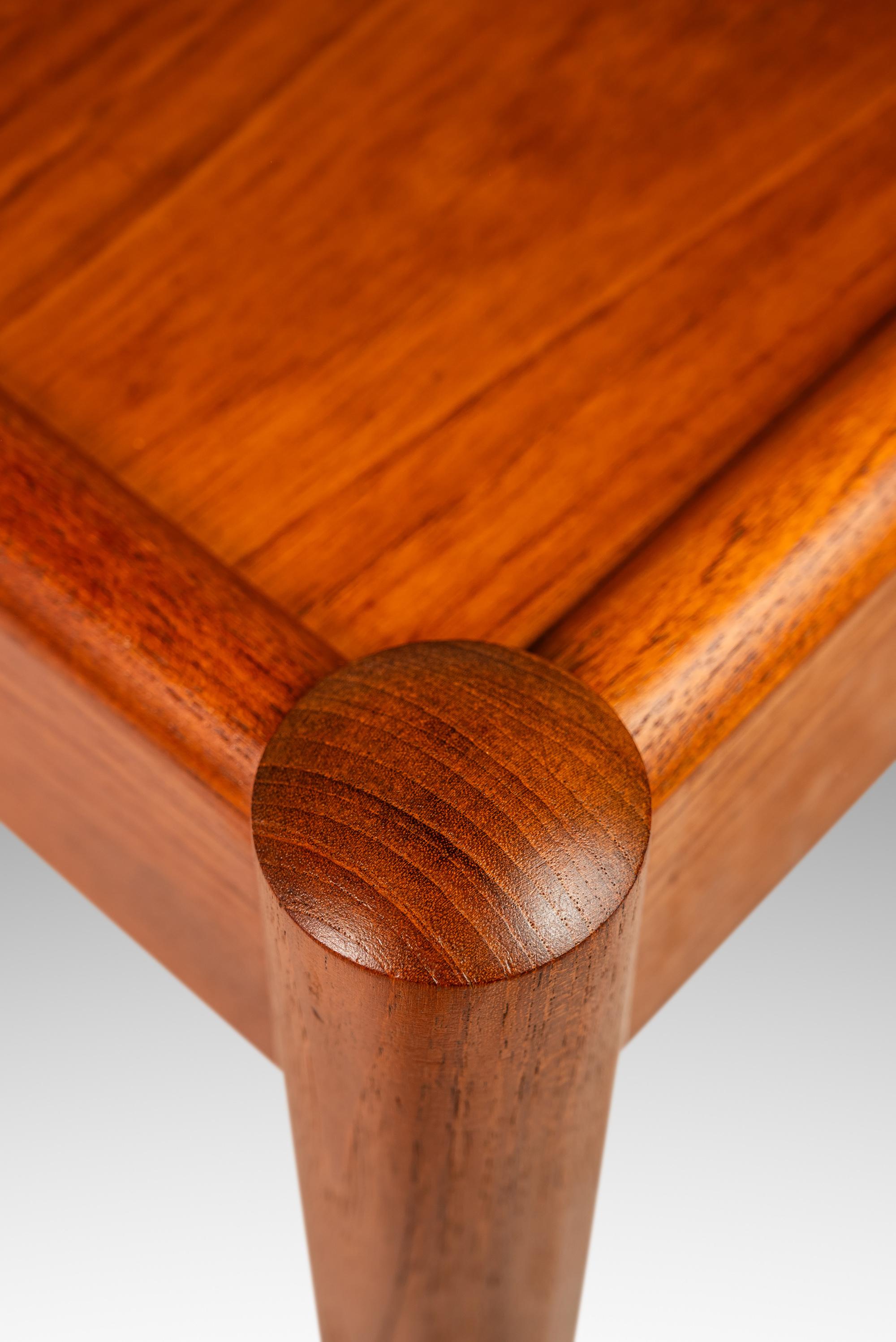 Table basse / d'appoint / d'angle en teck par Domino Møbler, Danemark, c.C. 1970 en vente 2