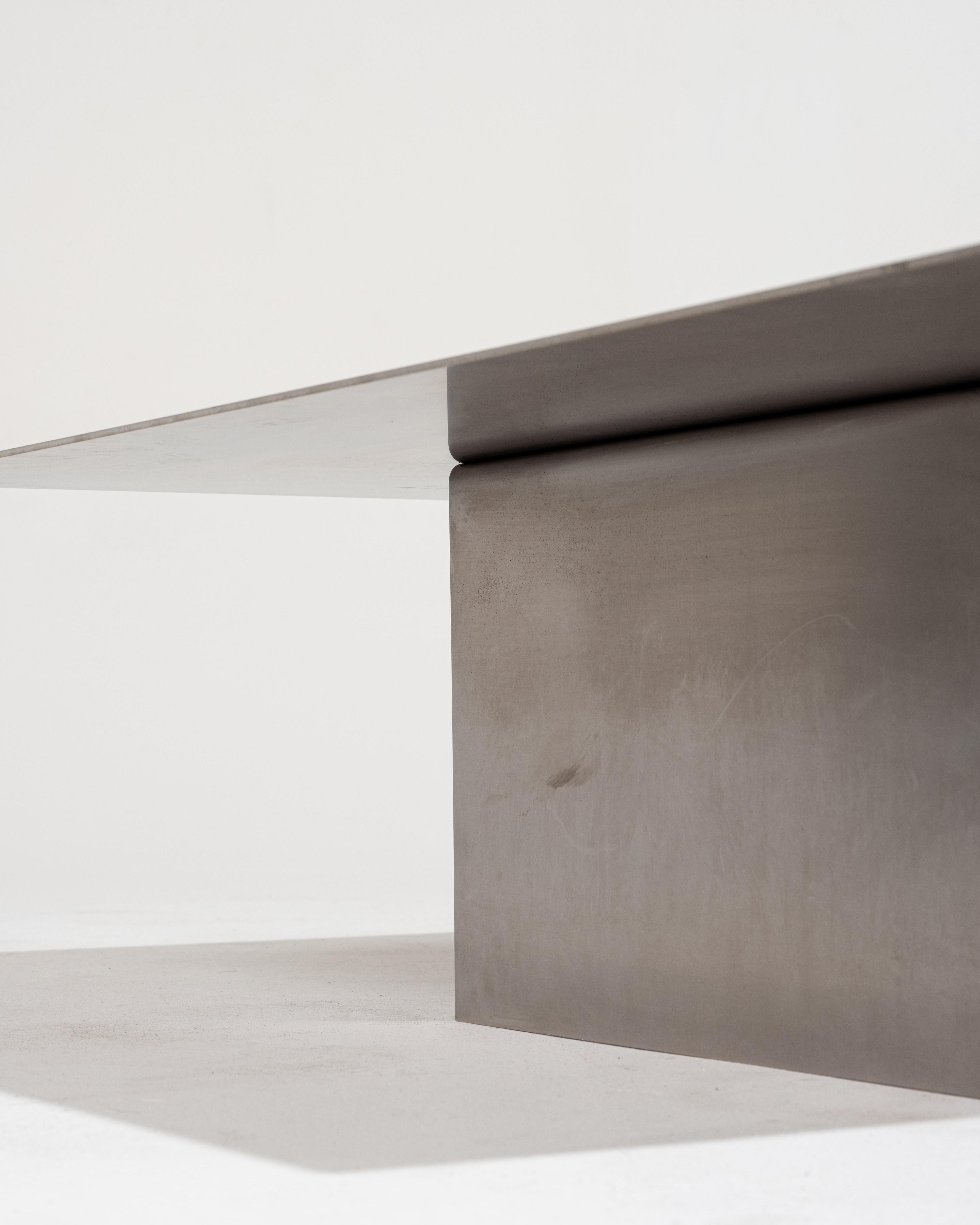 Couchtisch 06 aus gebürstetem Metall im Angebot 6
