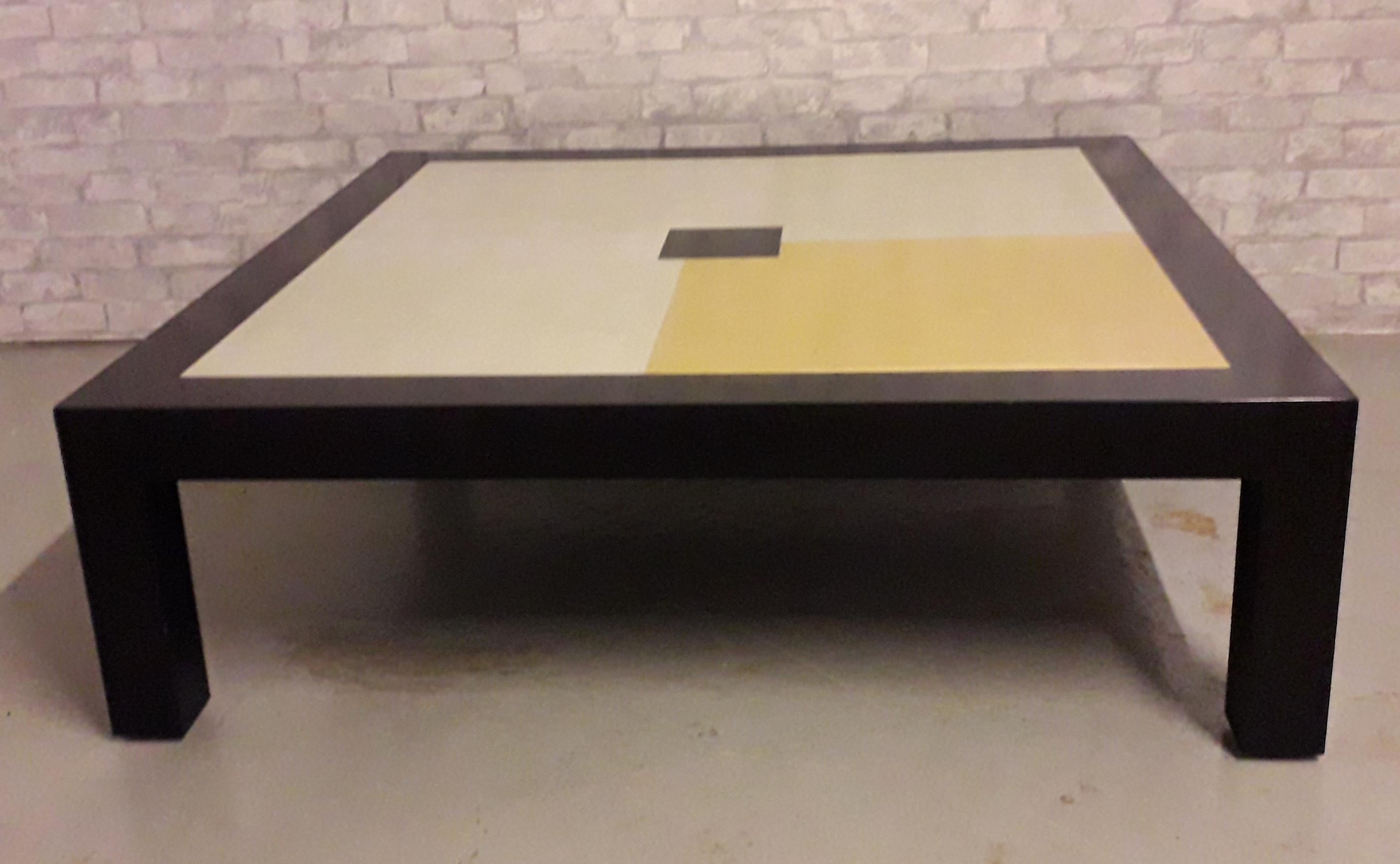 English Coffee Table 12 - 22 Carat Gold Leaf Top  For Sale