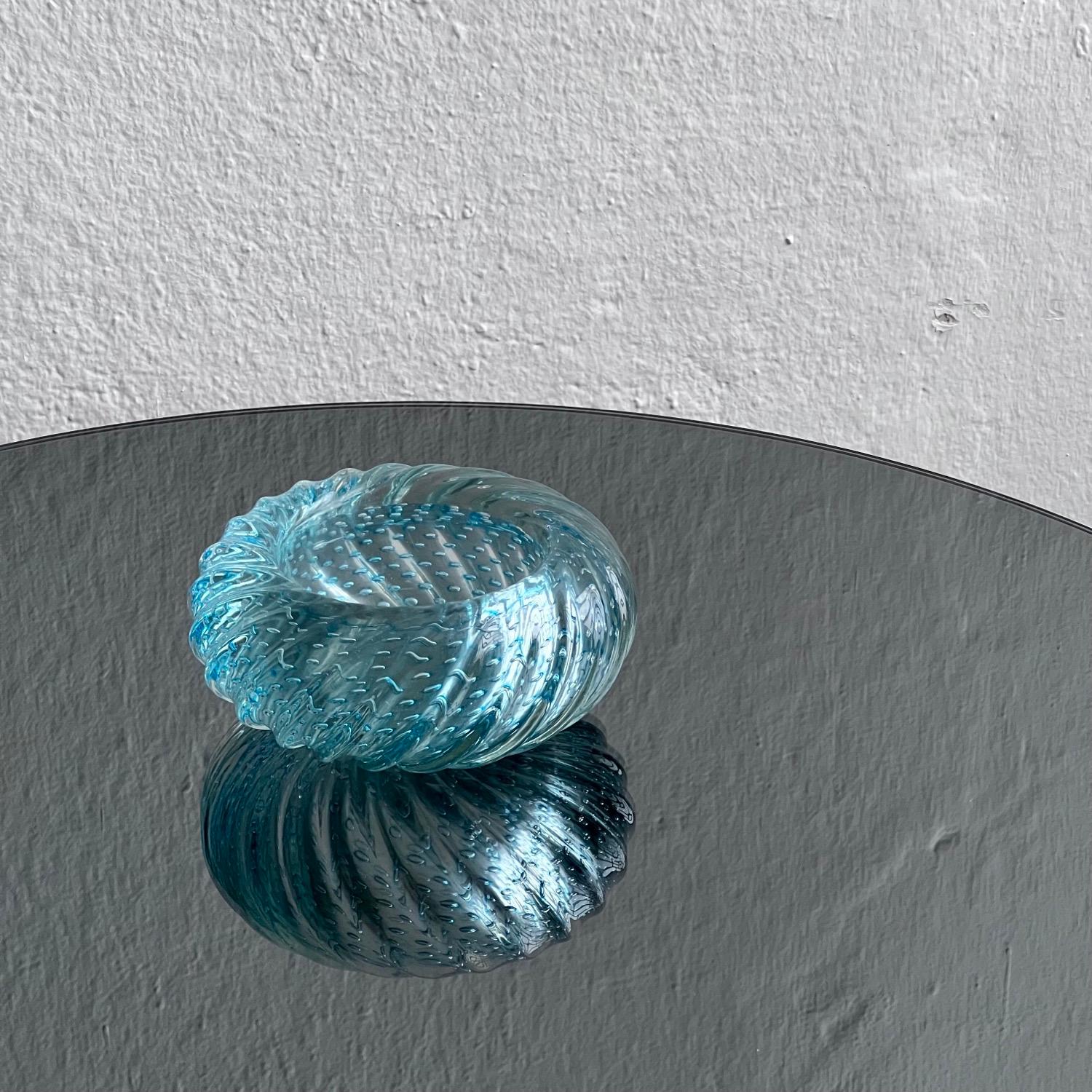 Wonderful and attractive Murano bowl by Barovier & Toso, in blue/aquamarine glass, realised in the fascinating 