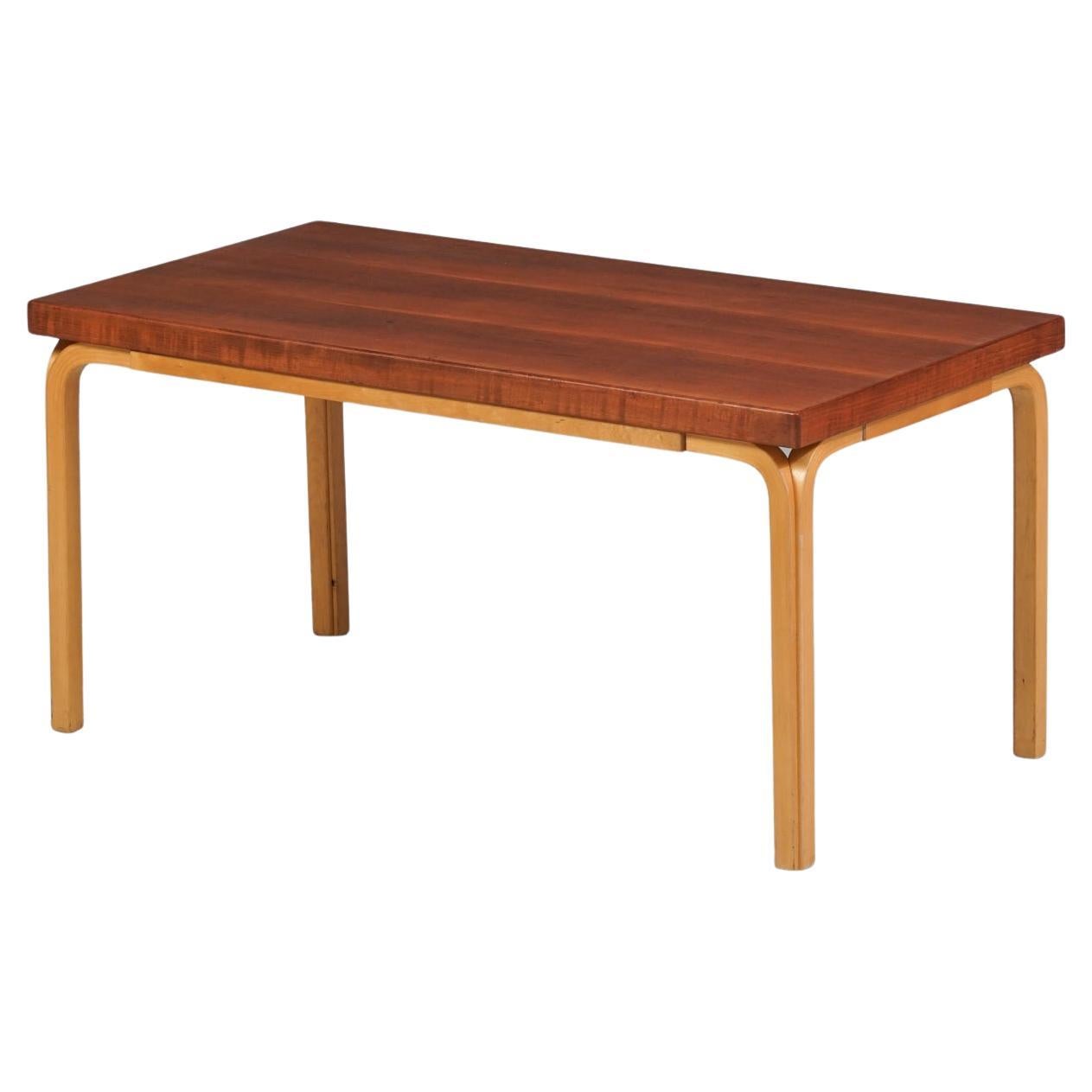 Table basse, Alvar Aalto, Oy Huonekalu- ja Rakennustyötehdas Ab, années 1950