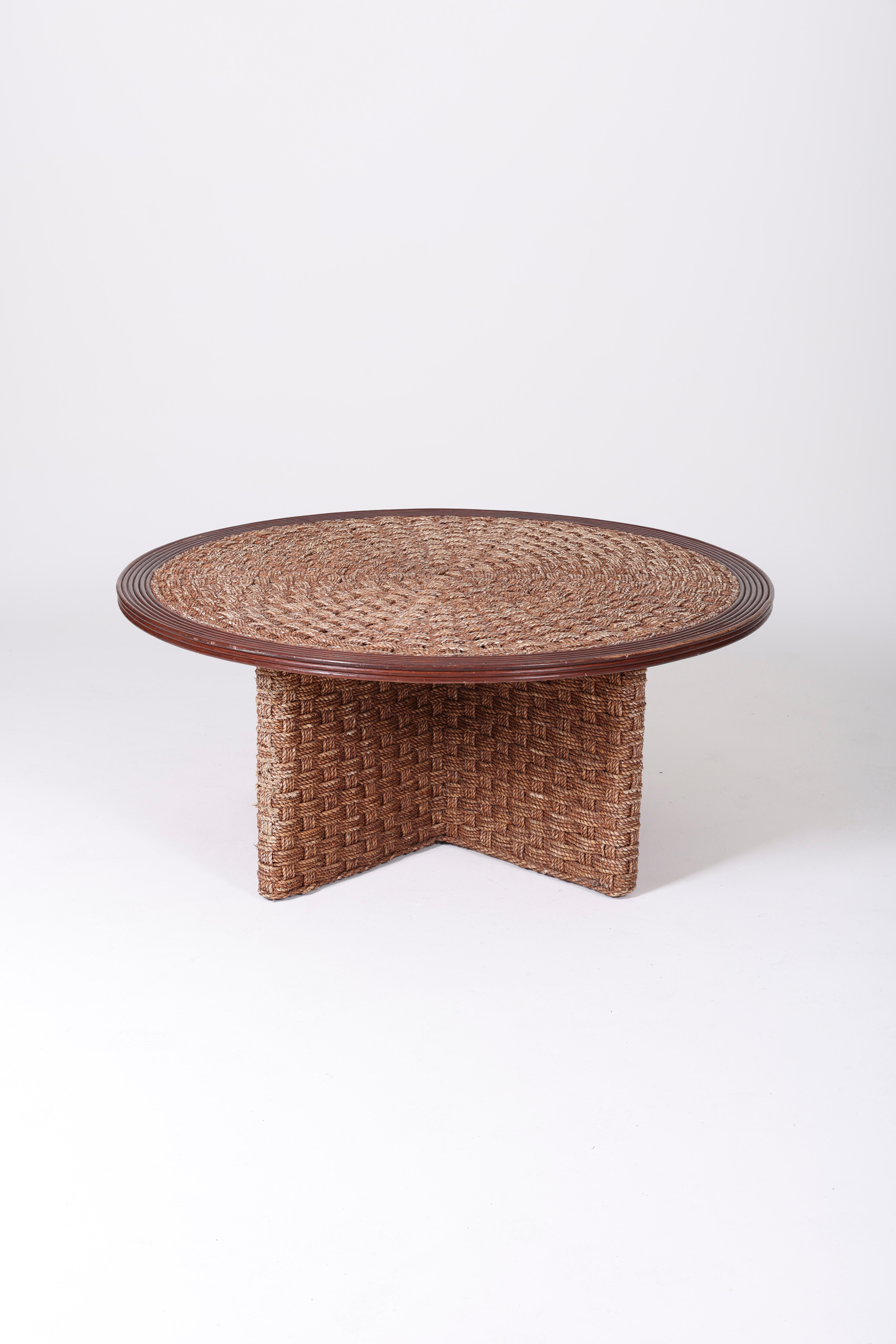 Rope Coffee table and stools in woven rope and wood, mid-20th century For Sale