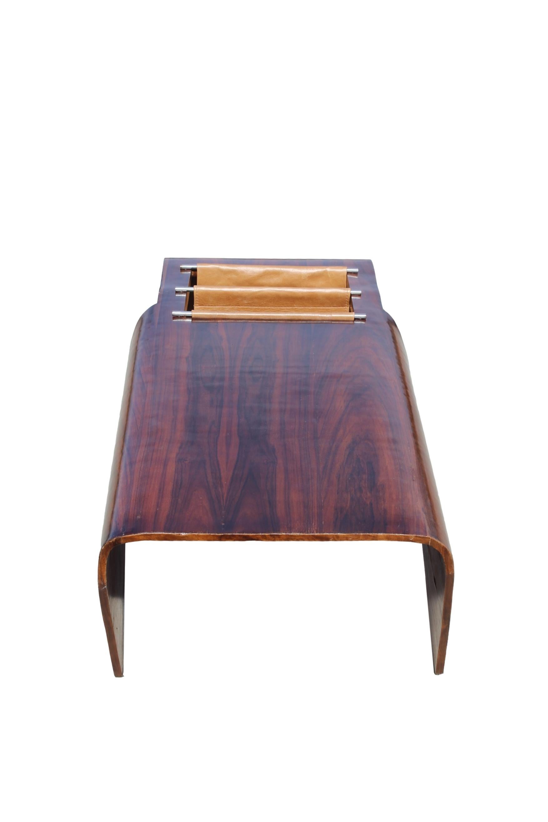 Andorinha coffee table attributed to Jorge Zalszupin Mid-Century Modern 60' In Good Condition For Sale In Houston, TX