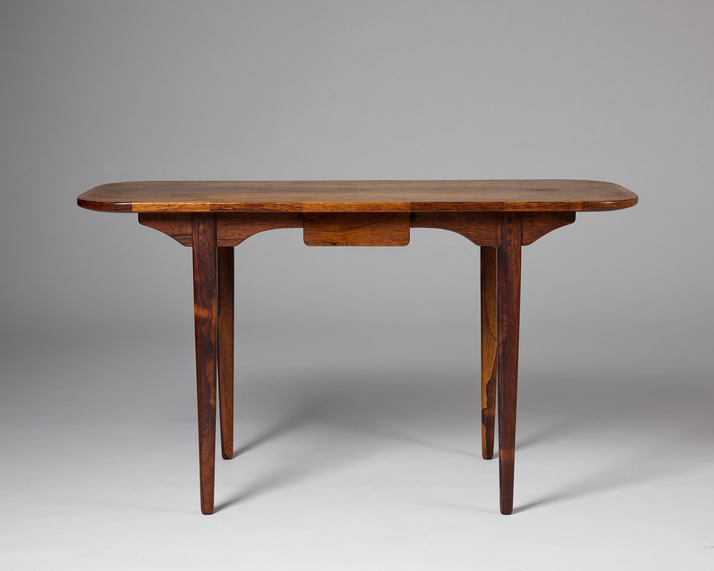 Danois Table basse danoise en bois de rose des années 1960 en vente