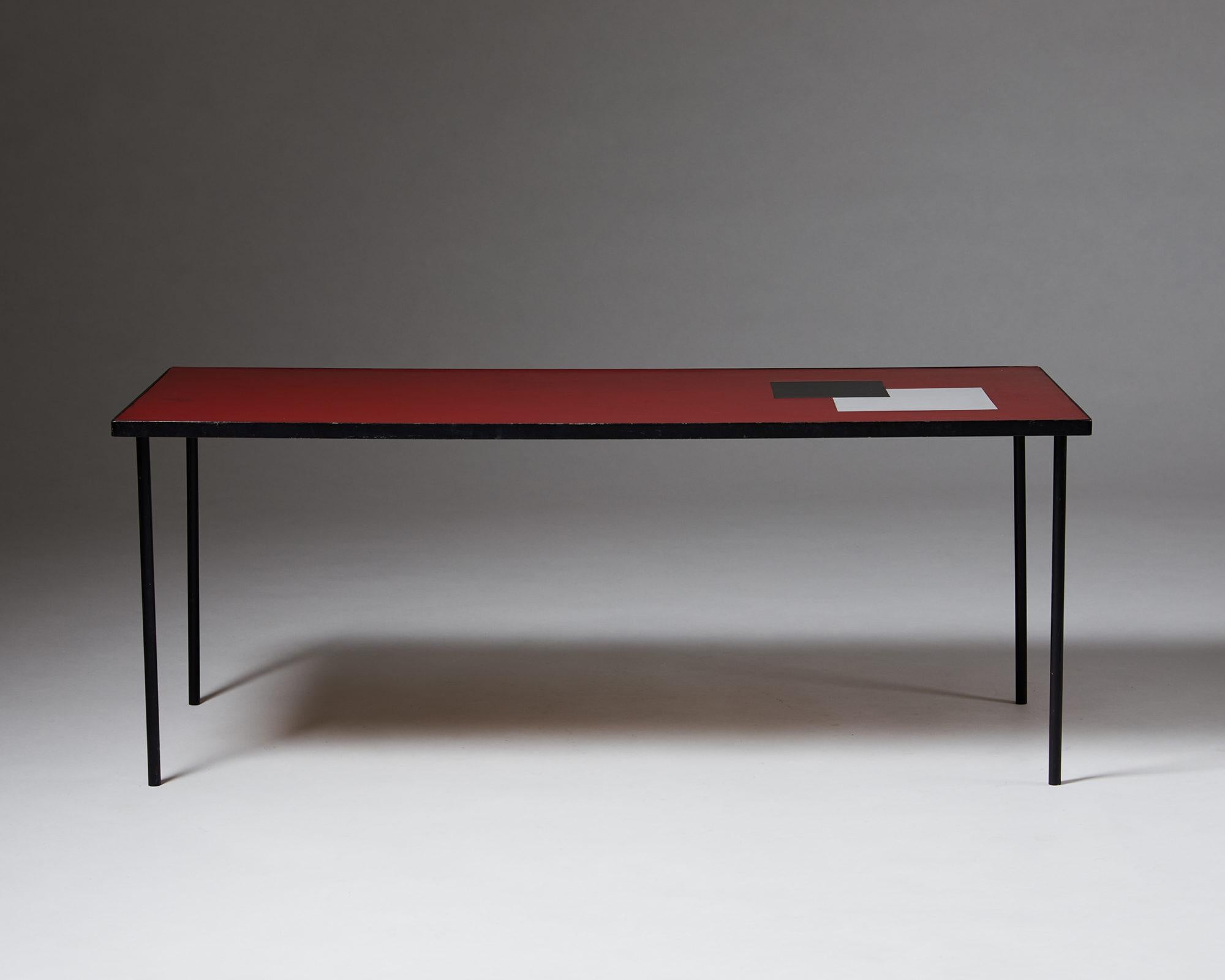 Danish Vintage Scandinavian Coffee Table – Red Laminate and Graphic Inlay, Denmark 1960 For Sale