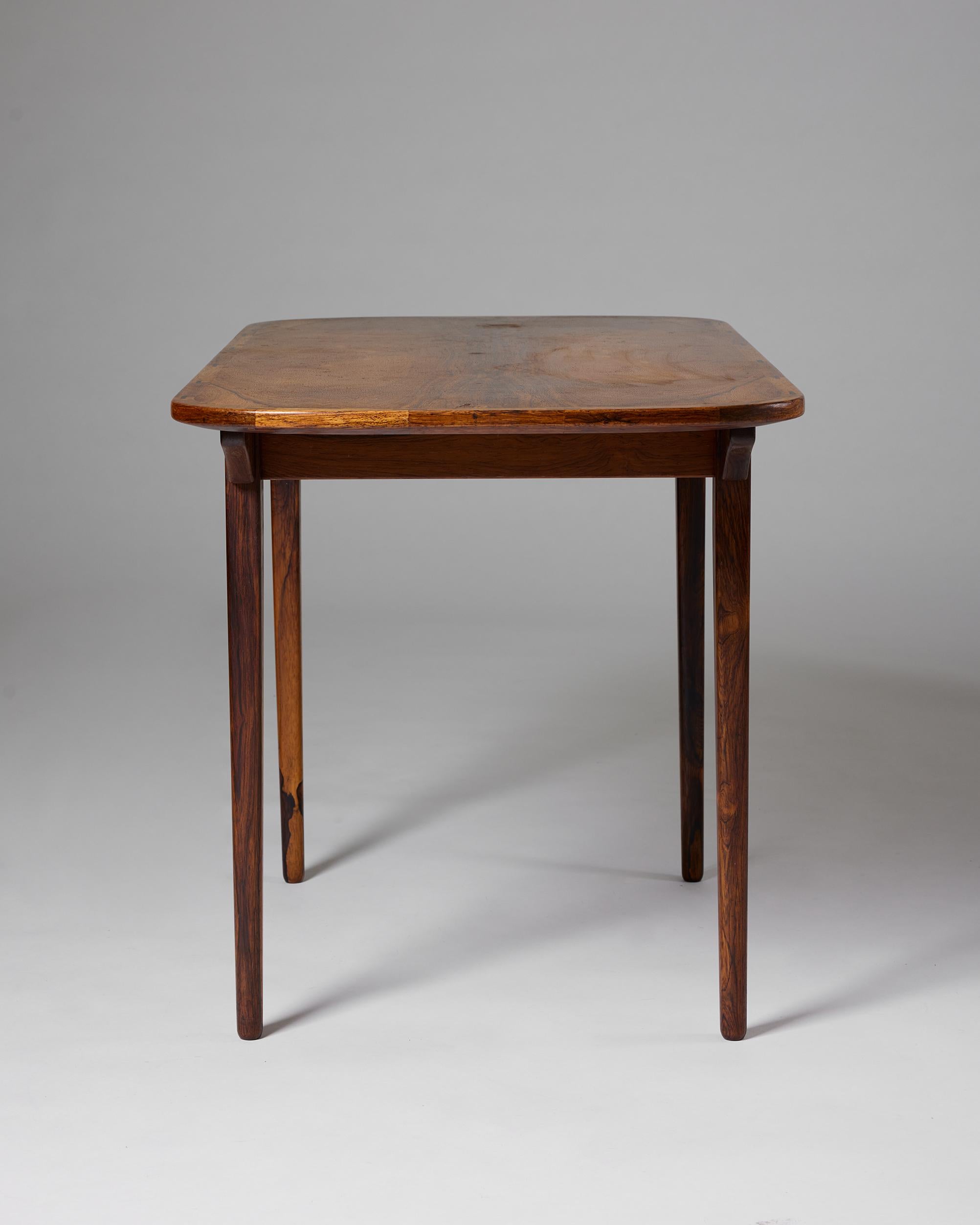Table basse danoise en bois de rose des années 1960 Bon état - En vente à Stockholm, SE