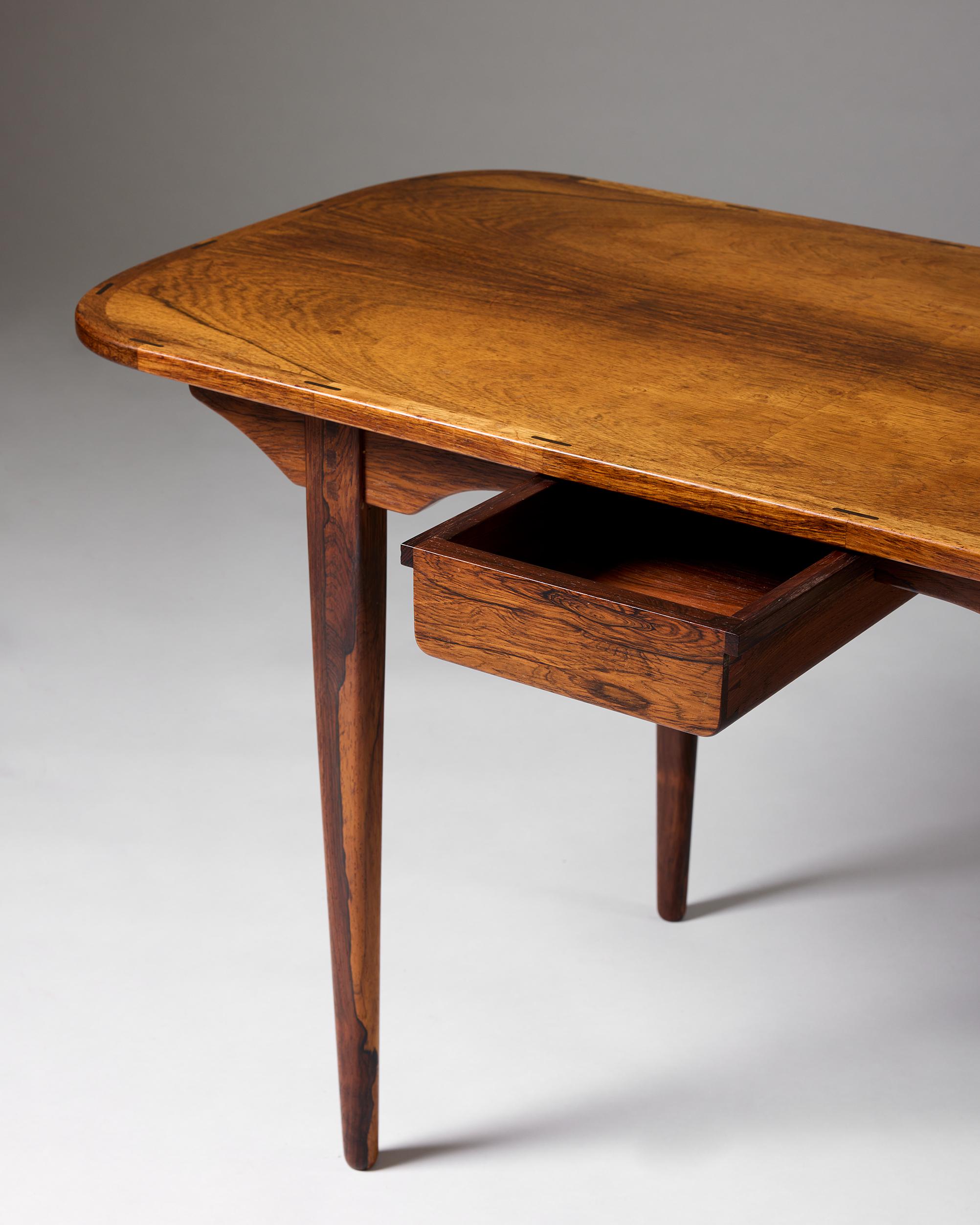 Table basse danoise en bois de rose des années 1960 en vente 1