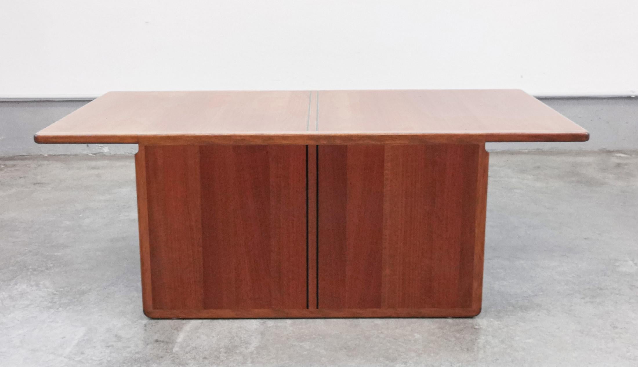 Wood Coffee Table, Artona Series, Design Afra & Tobia Scarpa for Maxalto. Italy, 1975 For Sale