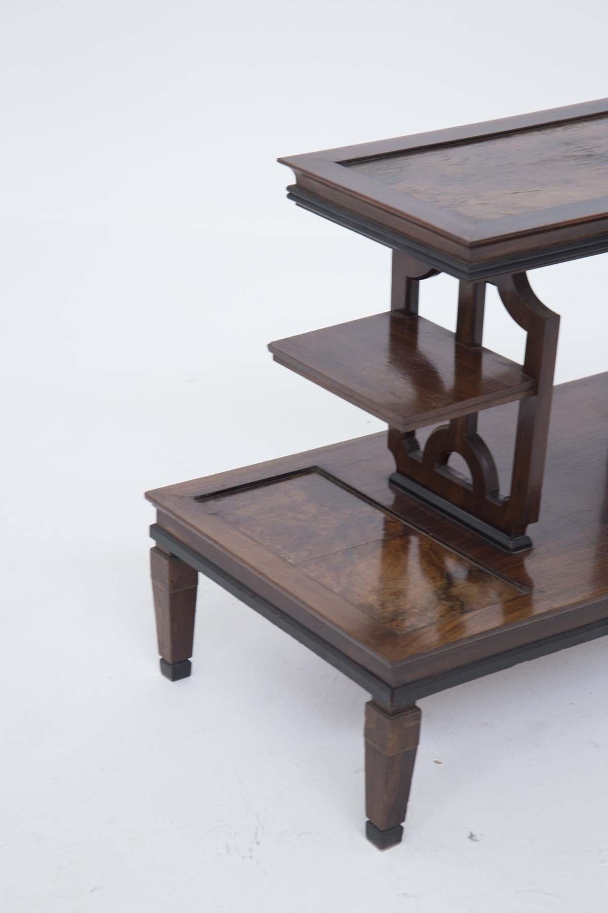 Art Déco Coffee table attr. to Emilio Lancia With burl wood and glass shelves in vendita