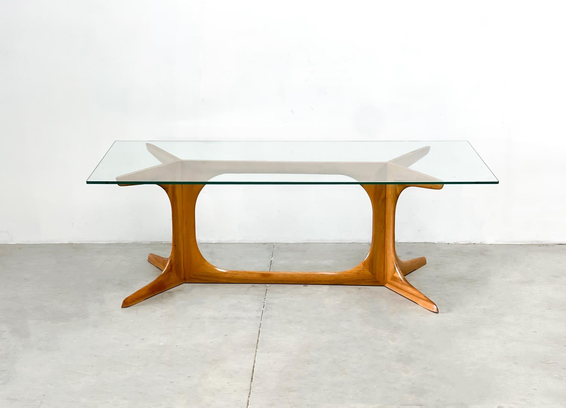 Coffee table attributed to Ico Parisi For Sale 2