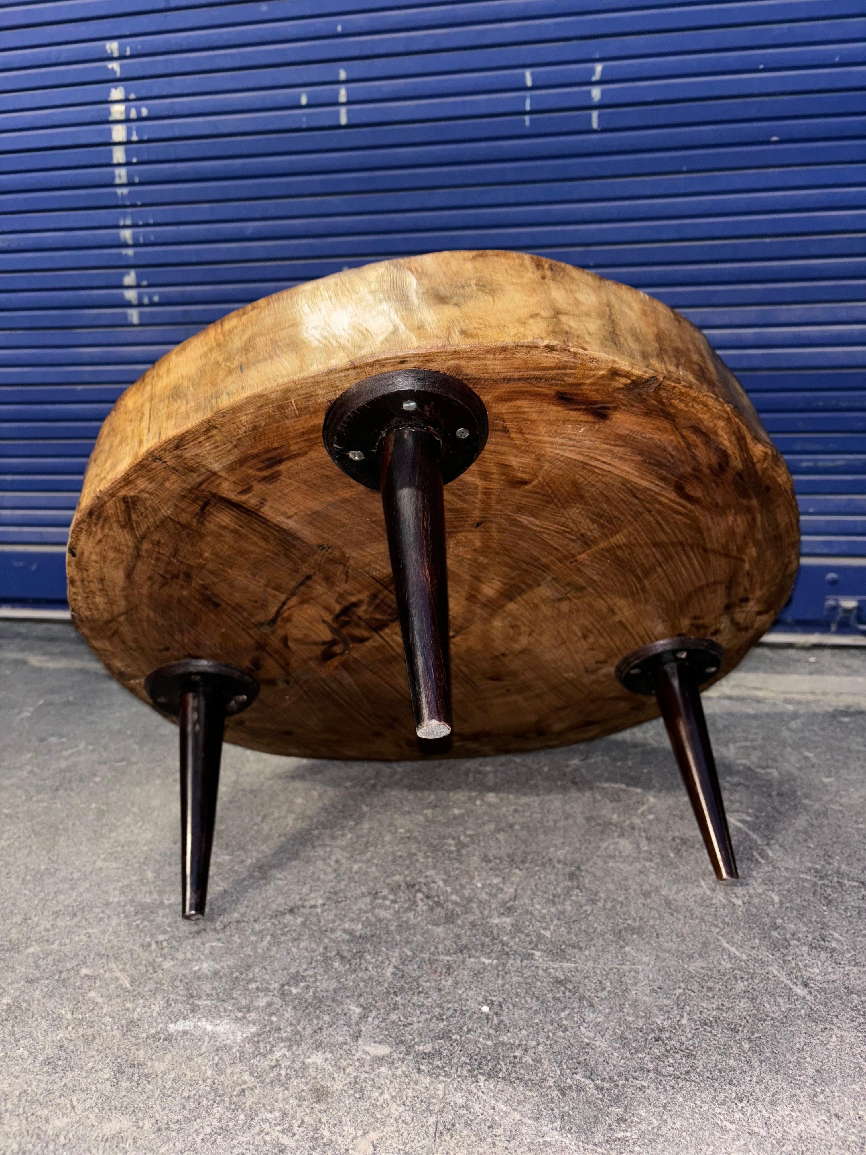 Coffee table attributed to Joaquim Tenreiro For Sale 3