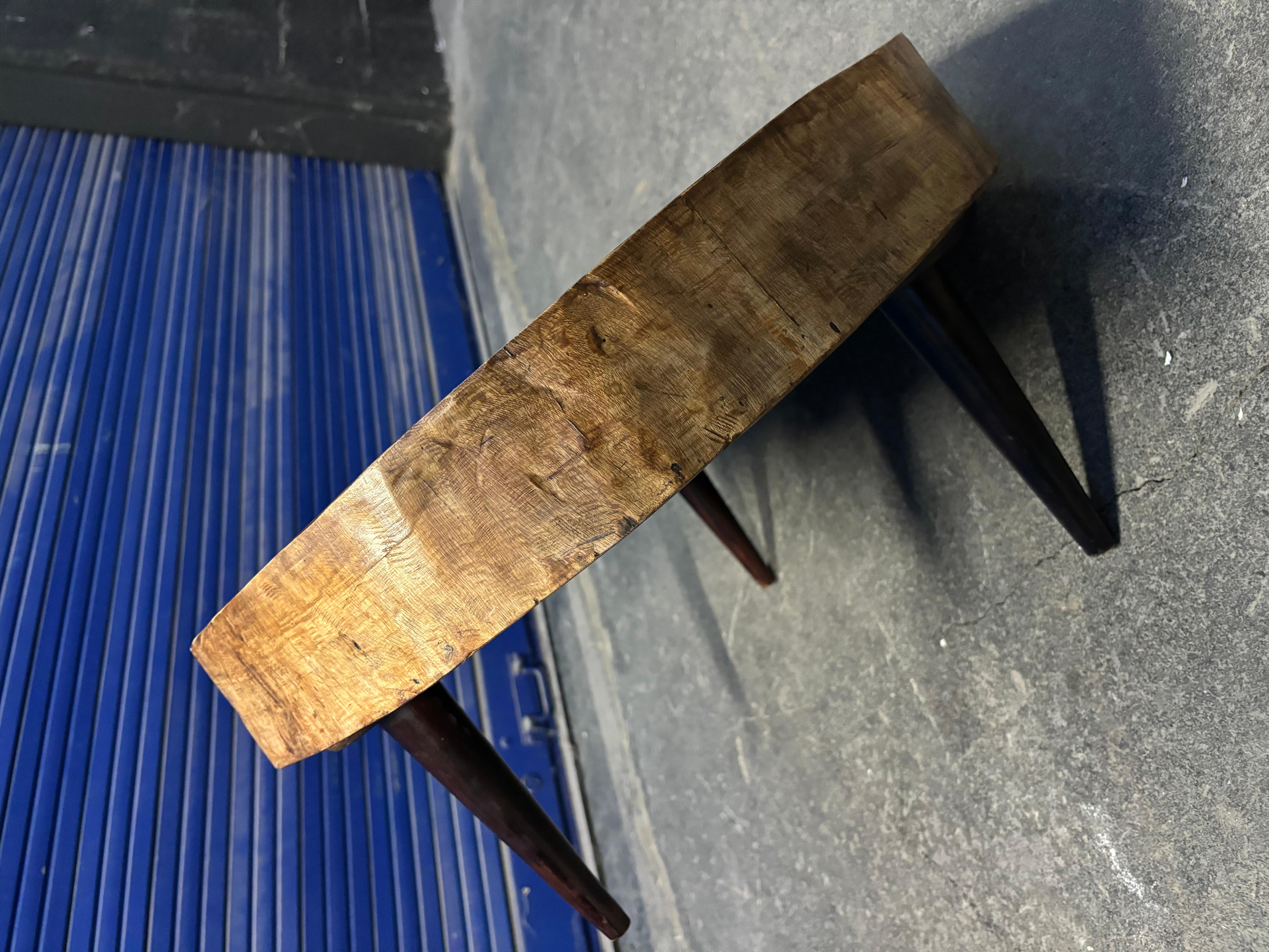 Coffee table attributed to Joaquim Tenreiro For Sale 6