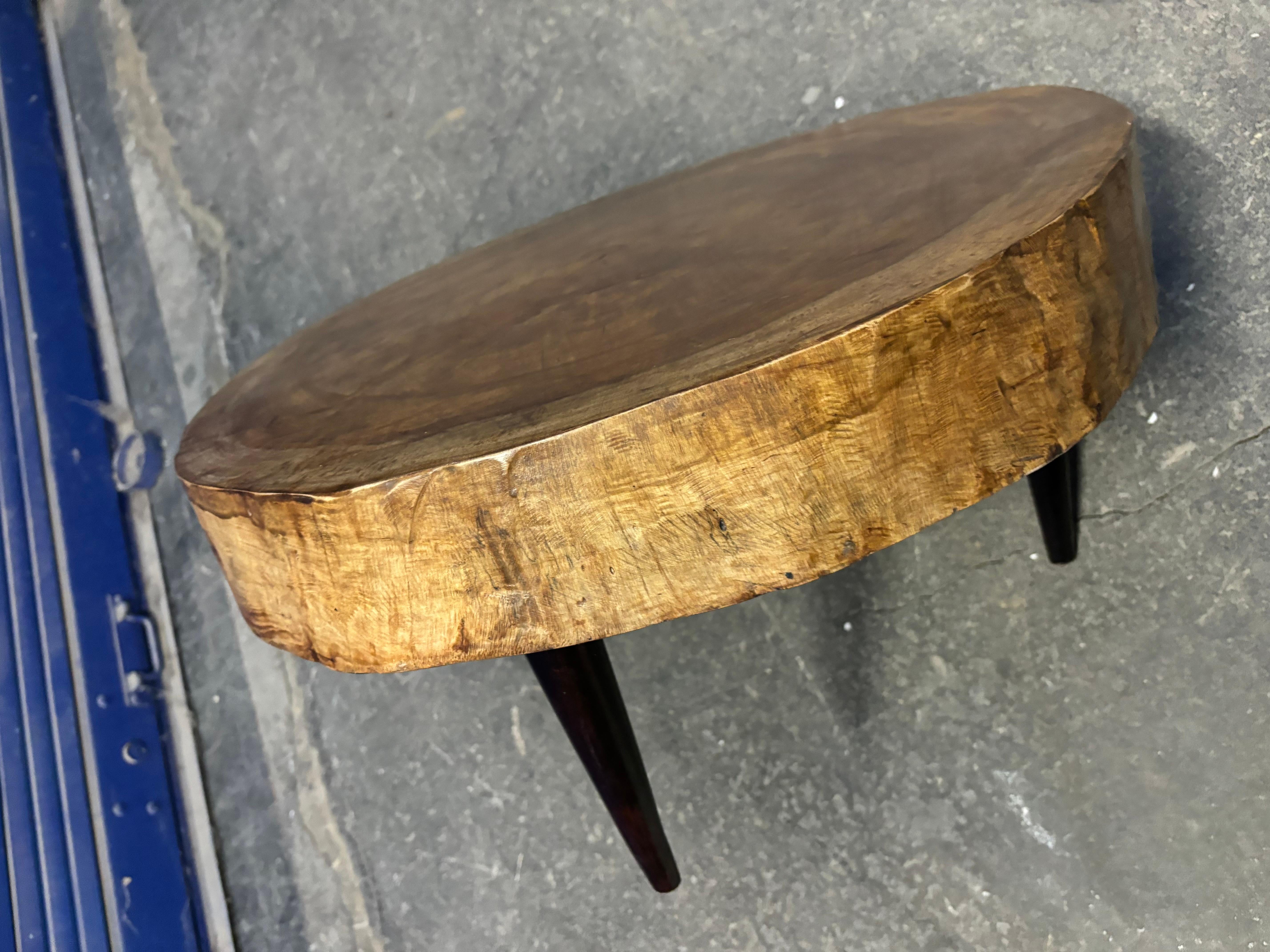 Coffee table attributed to Joaquim Tenreiro For Sale 8
