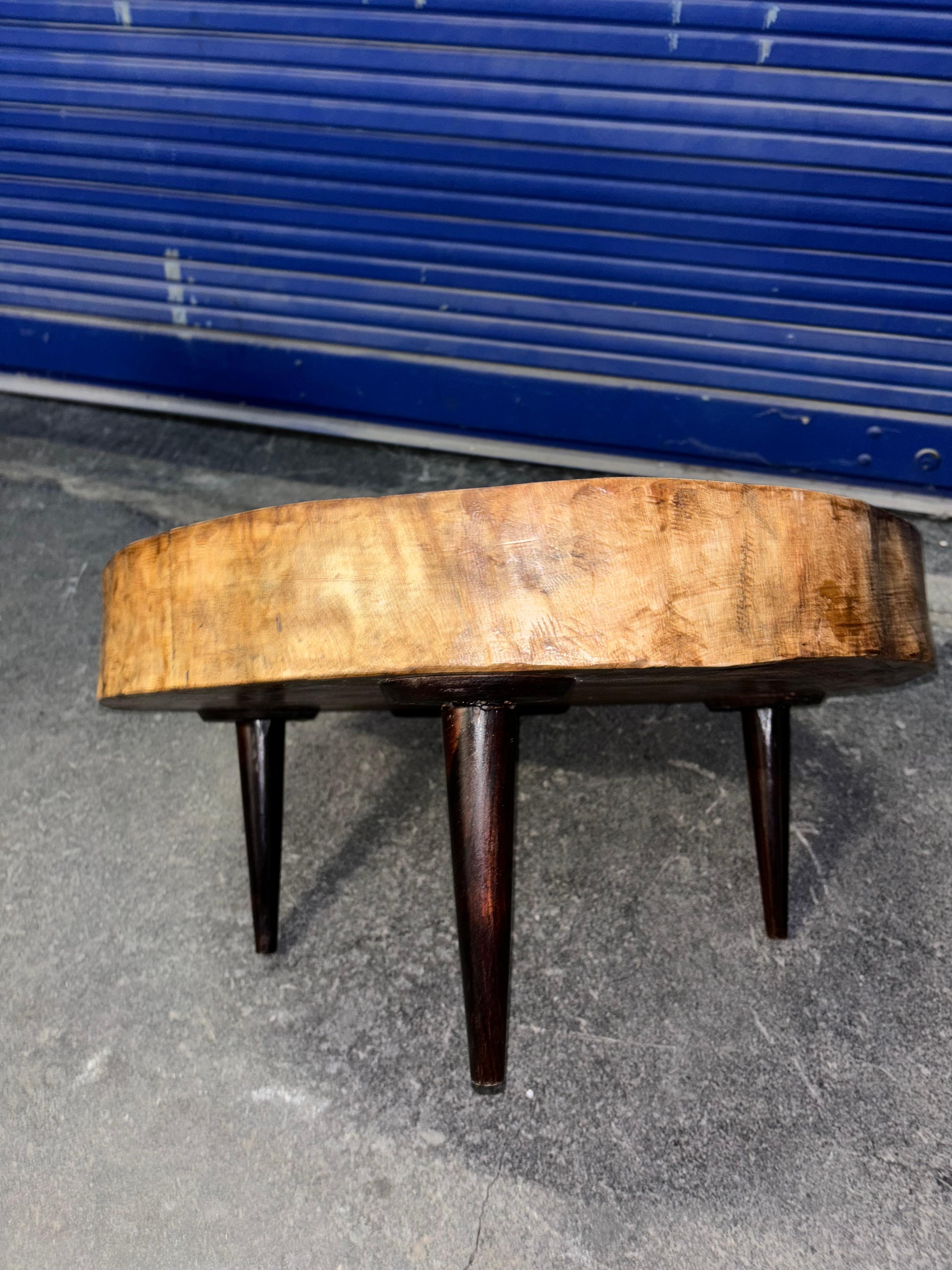 Coffee table attributed to Joaquim Tenreiro For Sale 12
