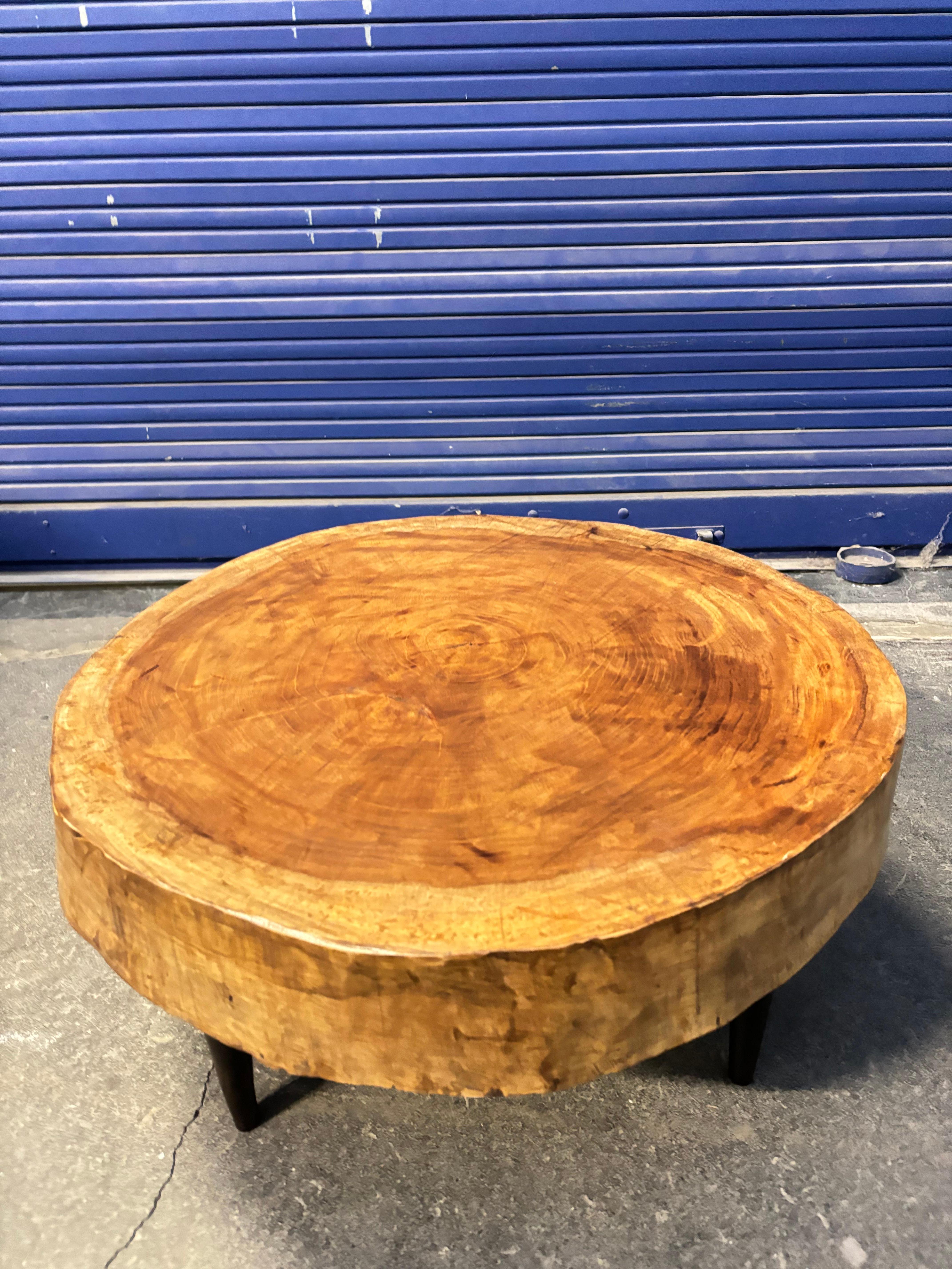 Brazilian Coffee table attributed to Joaquim Tenreiro For Sale