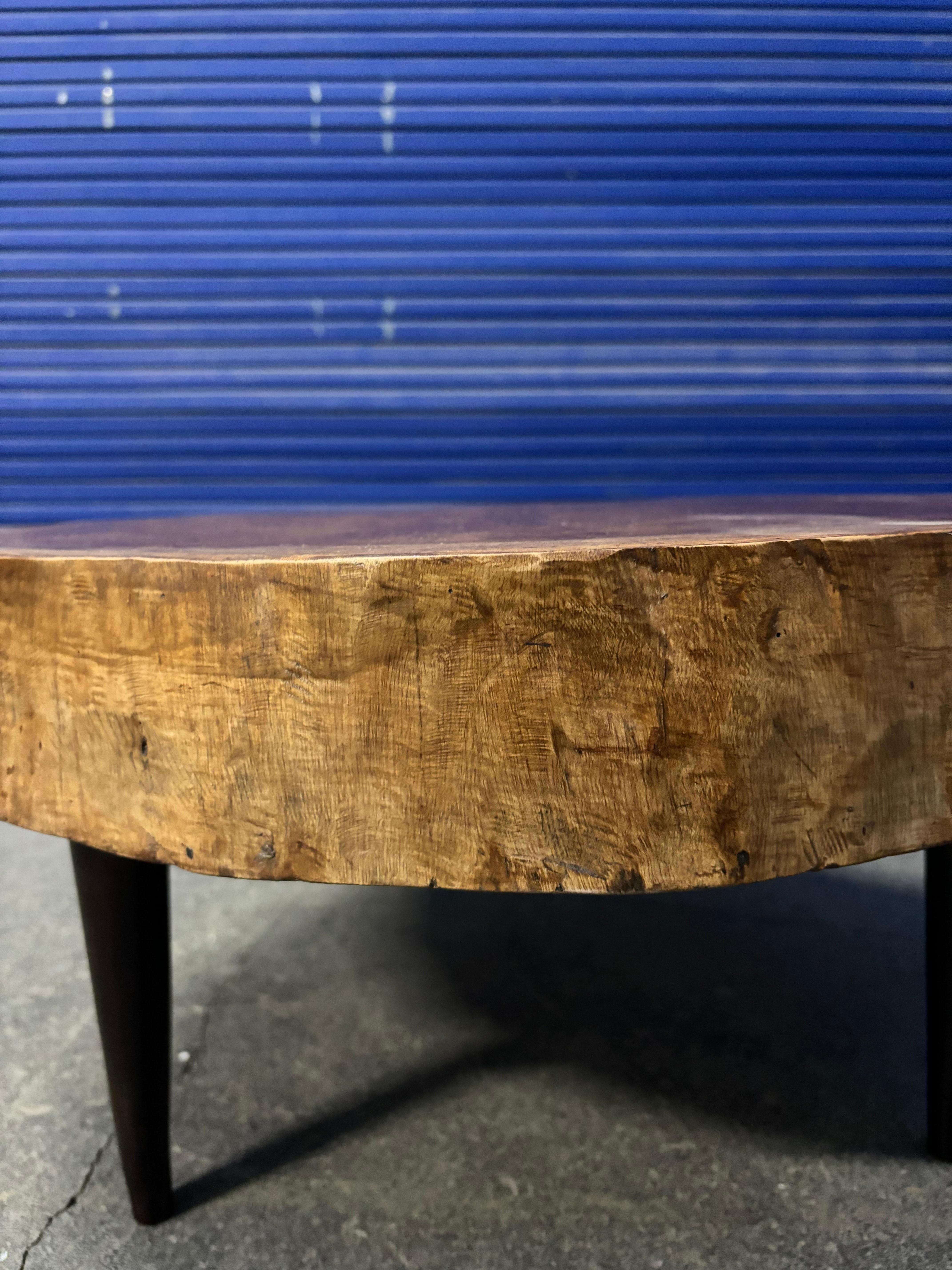 Coffee table attributed to Joaquim Tenreiro In Good Condition For Sale In SAINT-OUEN-SUR-SEINE, FR