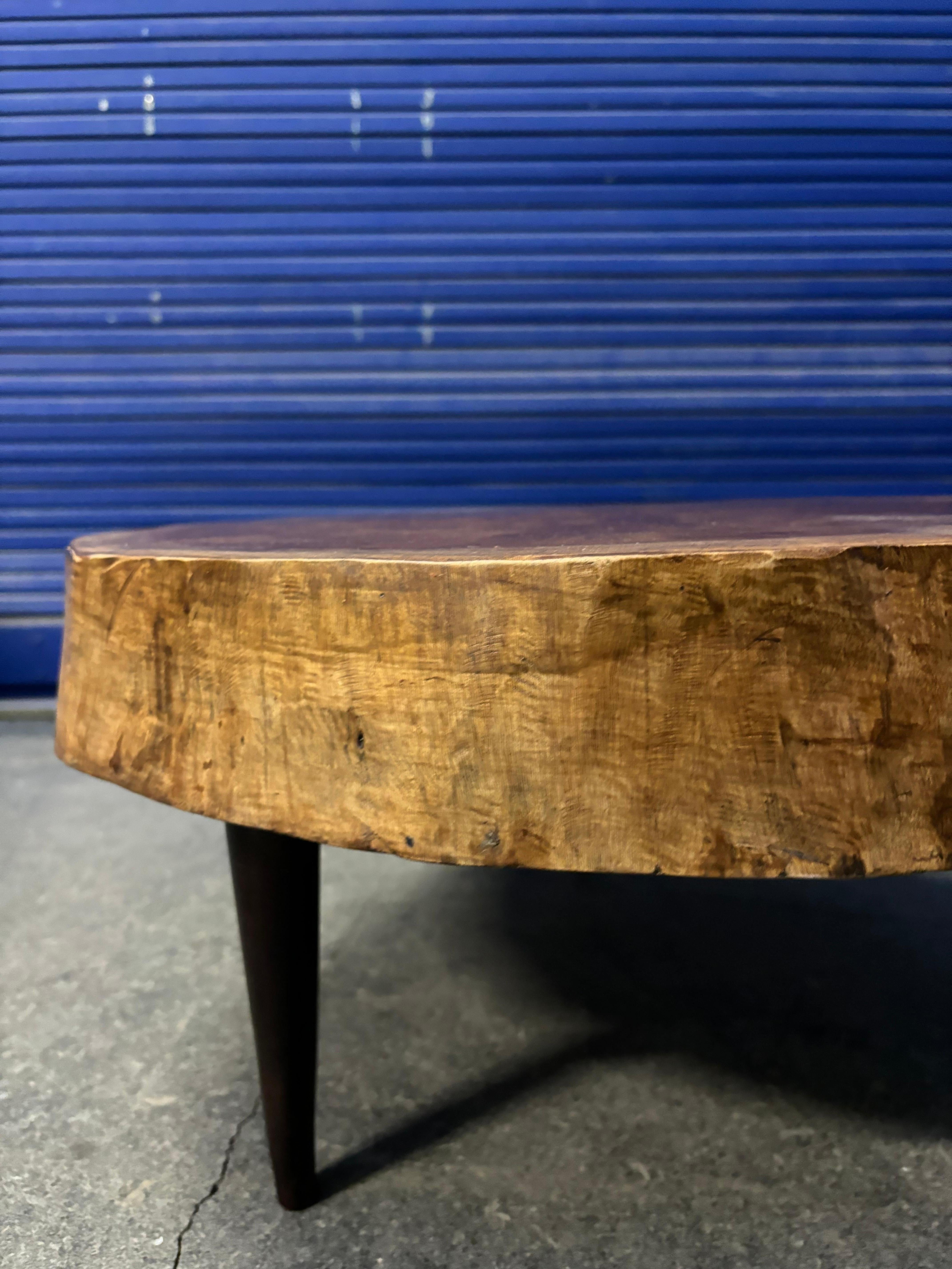 Mid-20th Century Coffee table attributed to Joaquim Tenreiro For Sale