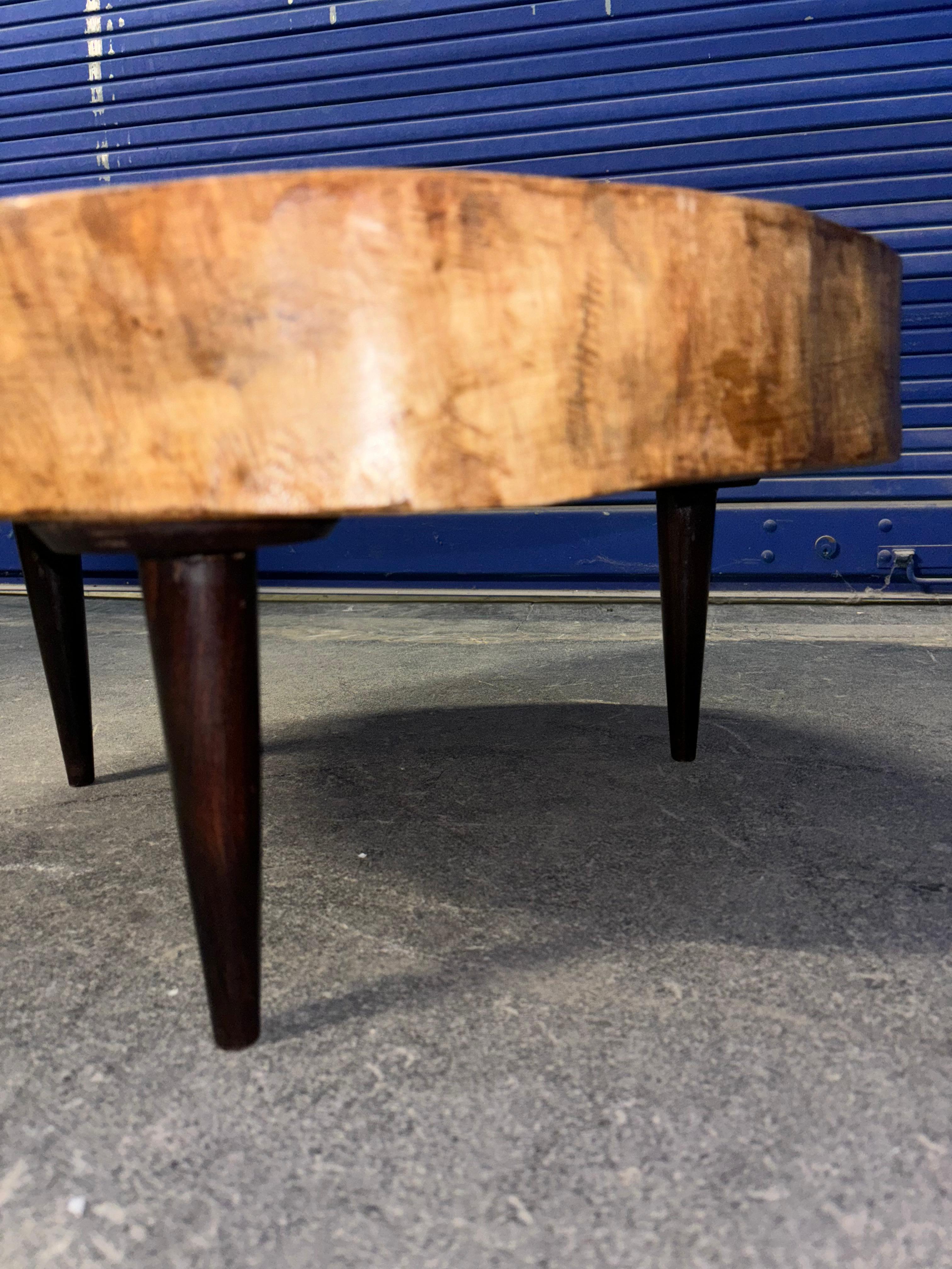 Coffee table attributed to Joaquim Tenreiro For Sale 1