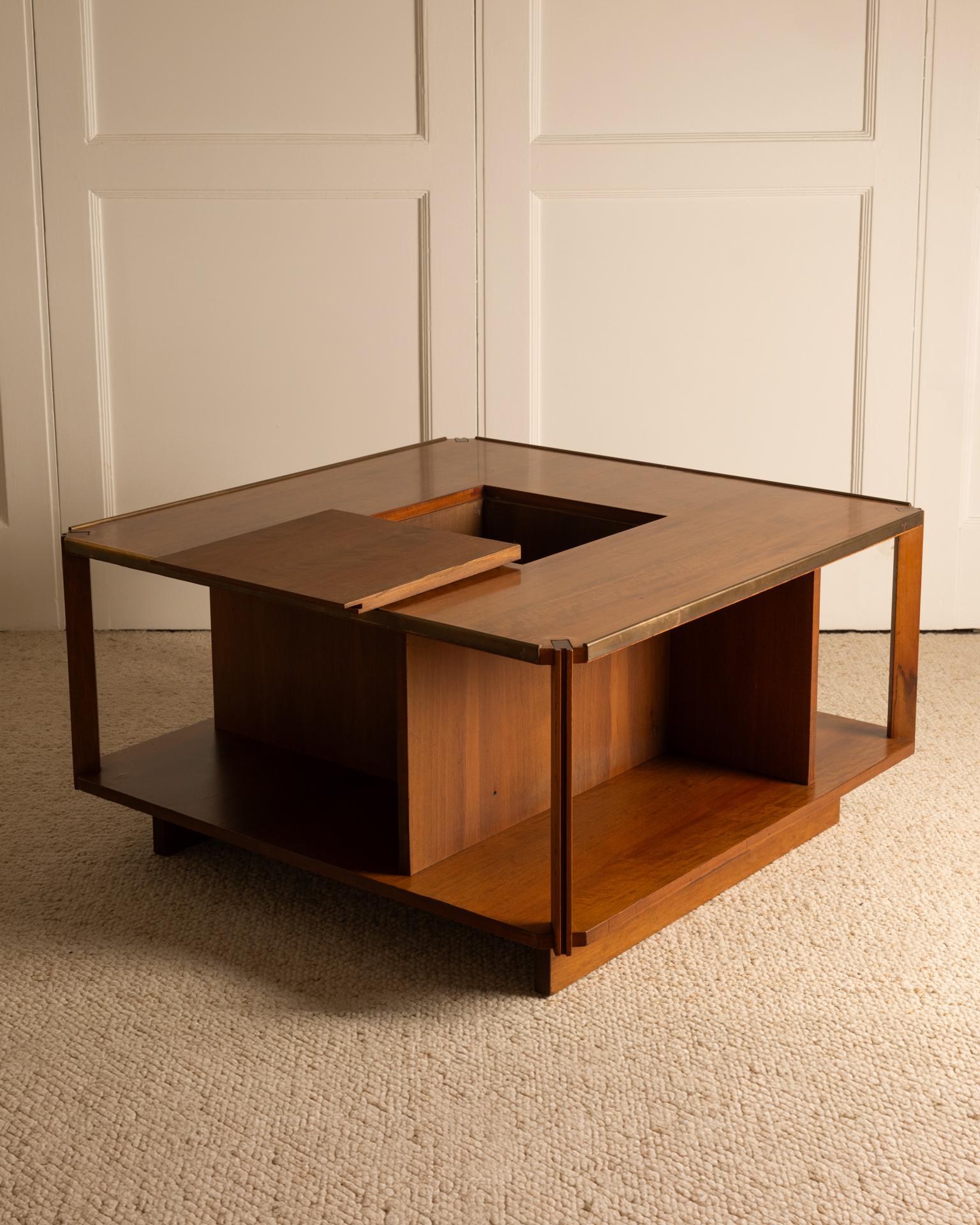 Coffee table attributed to Marco Zanuso In Good Condition For Sale In Paris, FR