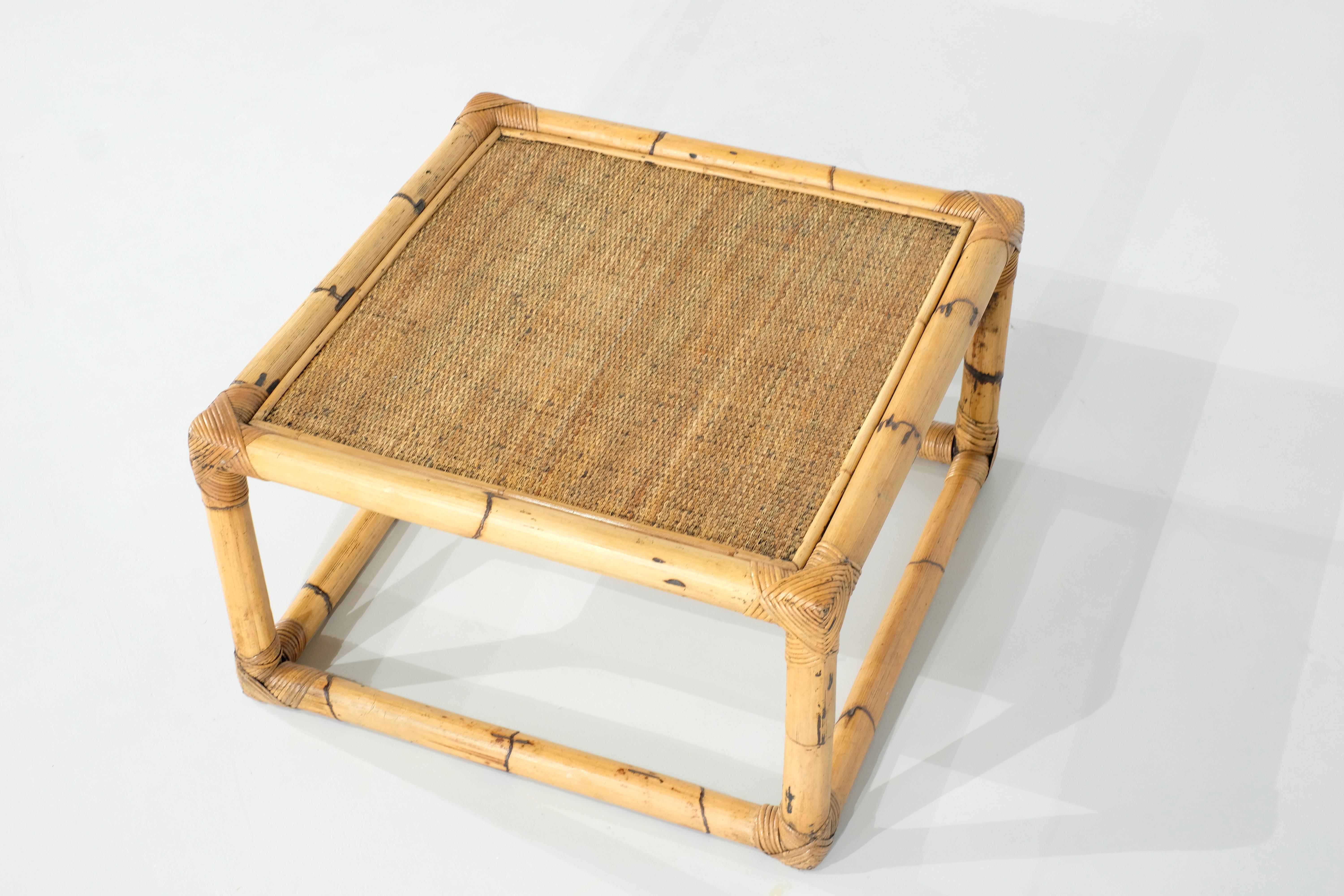 Table basse en bambou et rotin, Italie, années 1960 État moyen - En vente à Lot/Drogenbos, BE