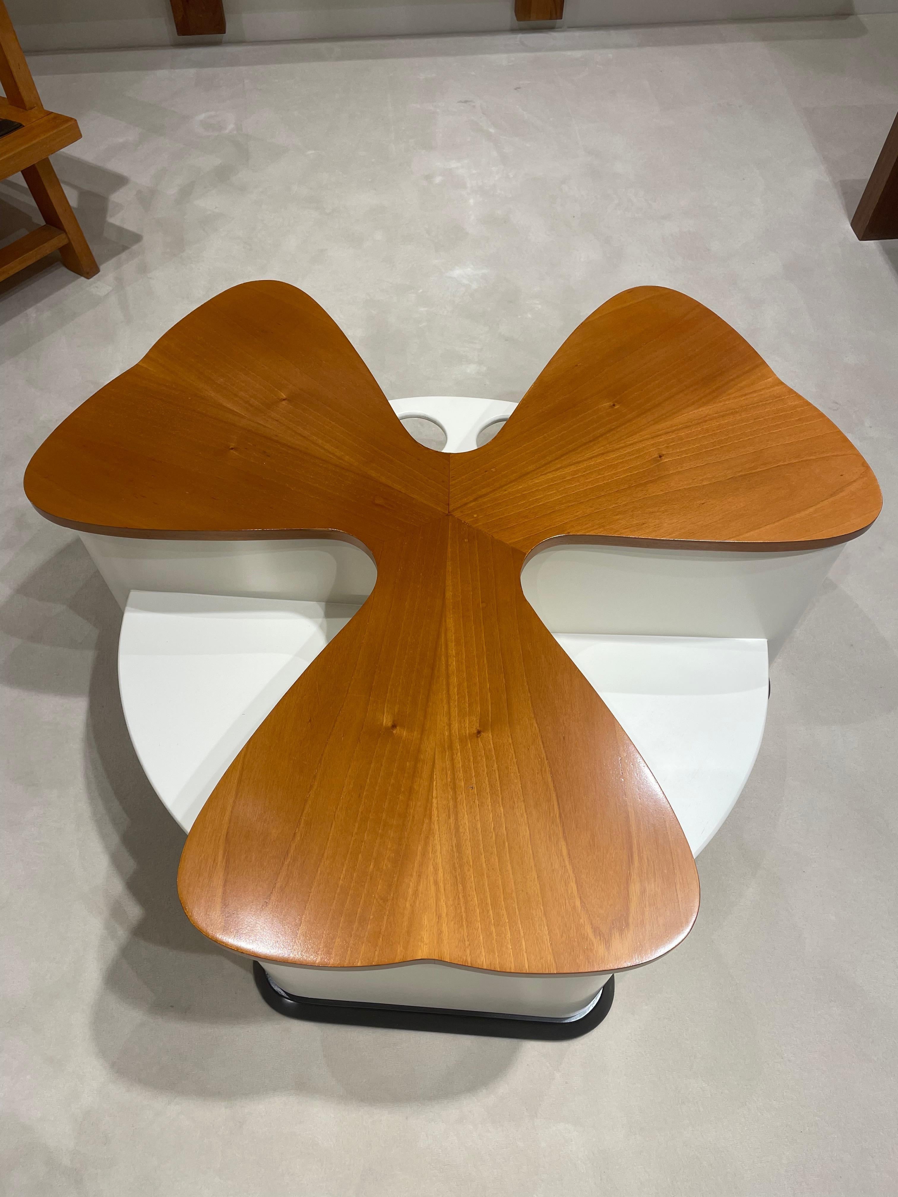 Table basse-bar en forme de trèfle Bon état - En vente à SAINT-OUEN-SUR-SEINE, FR