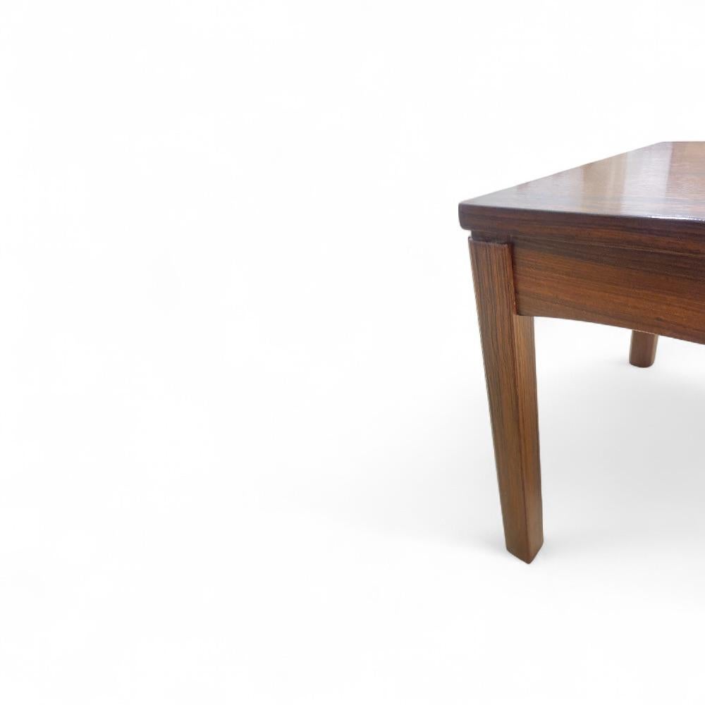 Table basse - banc en noyer, design suédois en vente 1
