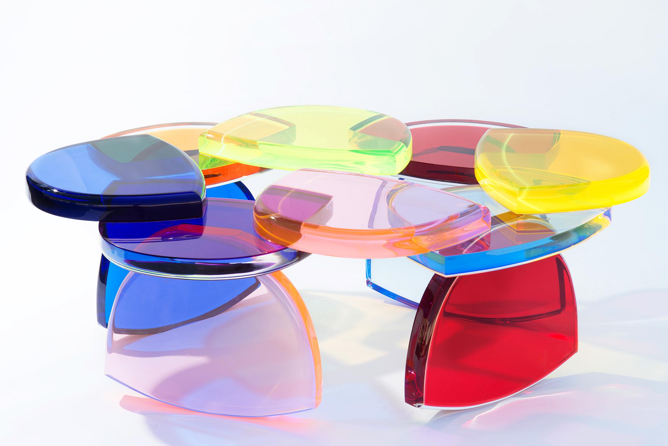 Coffee table Bon Bon model with a structure of colored sequences of plexiglass modules that are repeated by building the shape. A series of unique pieces designed by Studio Superego in collaboration with Marco Pettinari for Superego Editions.
Each