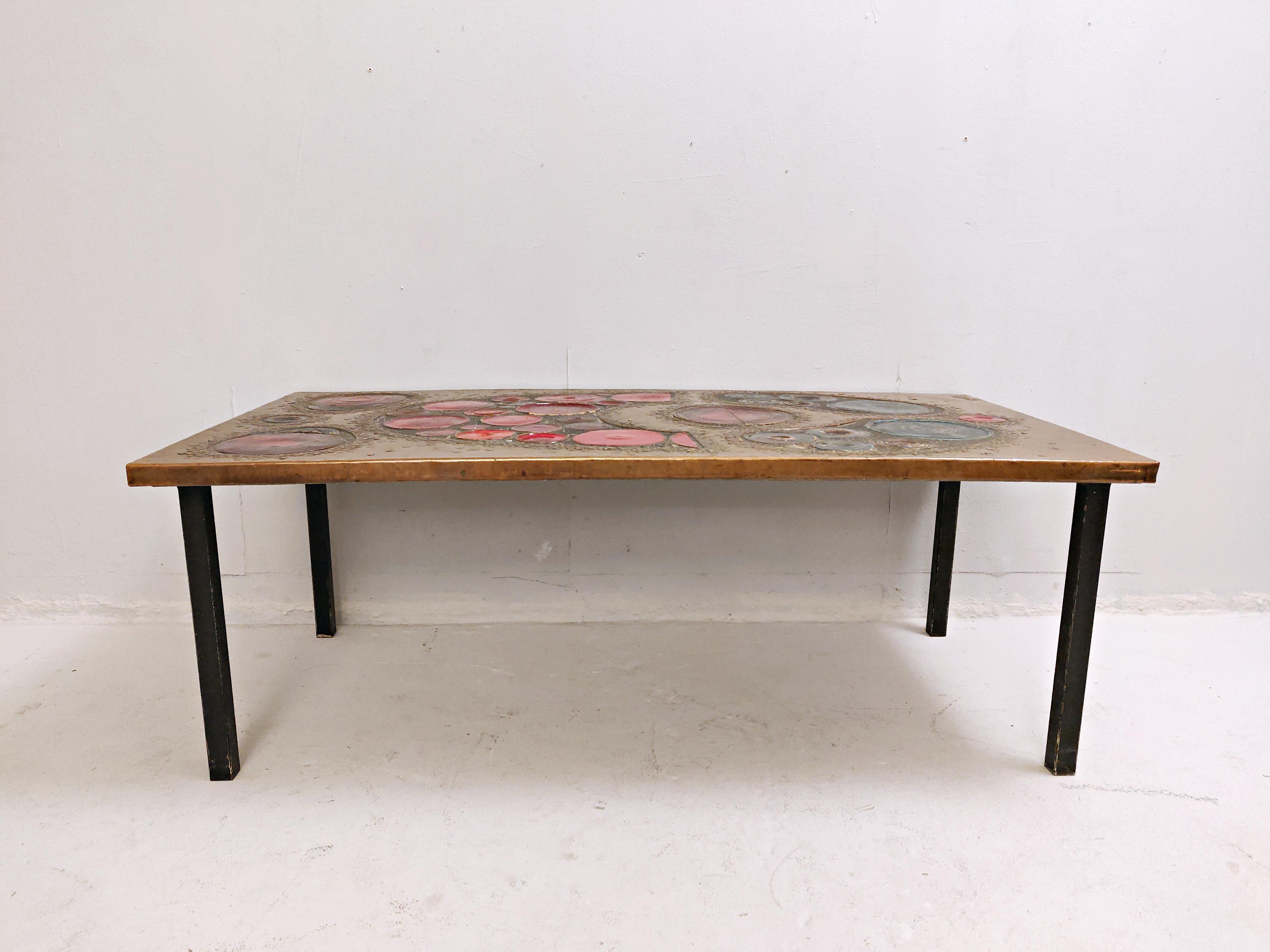 Mid-Century Modern Coffee Table, Brass and Ceramic, 1968 In Good Condition For Sale In Brussels, BE