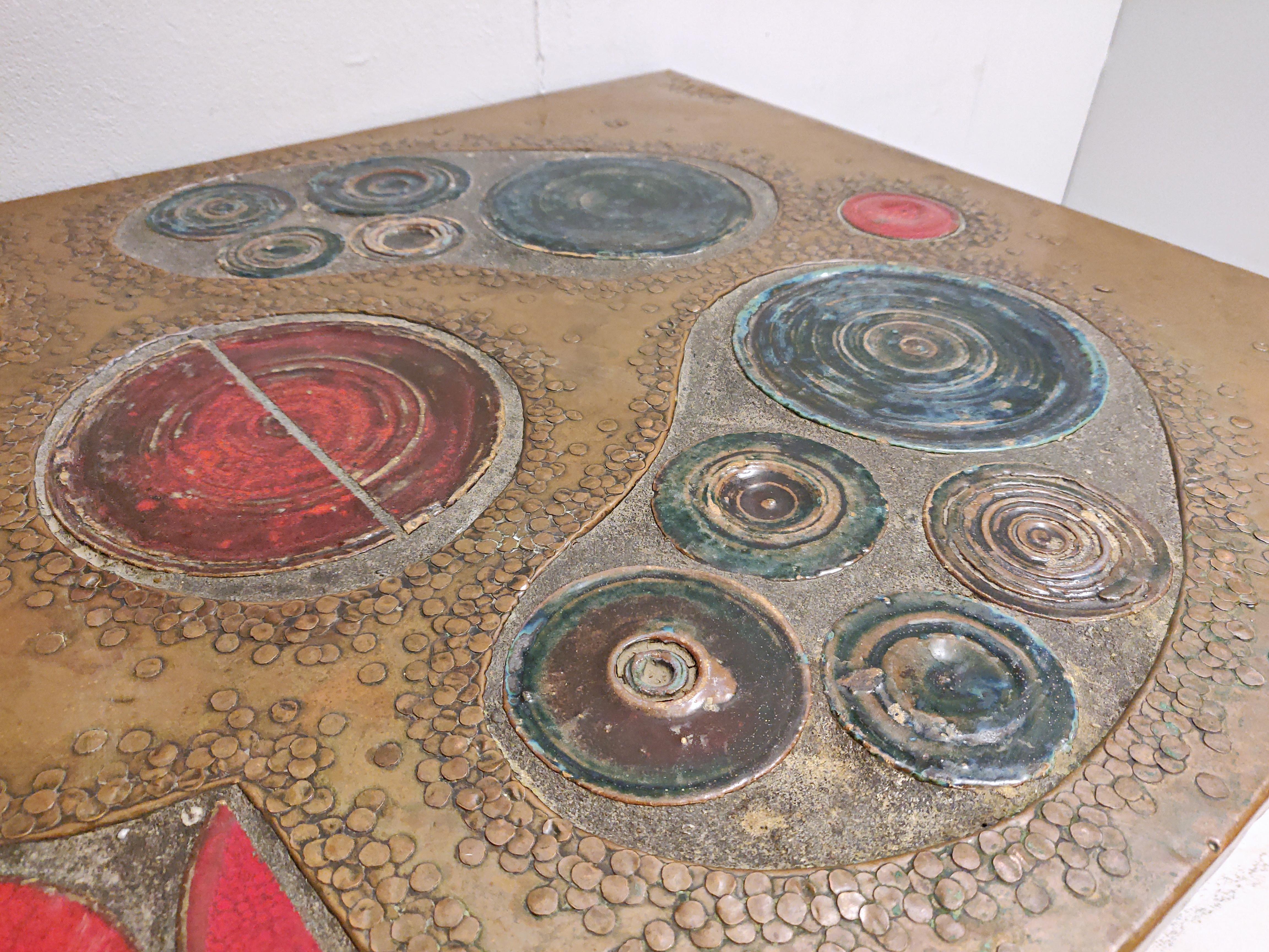 Mid-Century Modern Coffee Table, Brass and Ceramic, 1968 For Sale 1