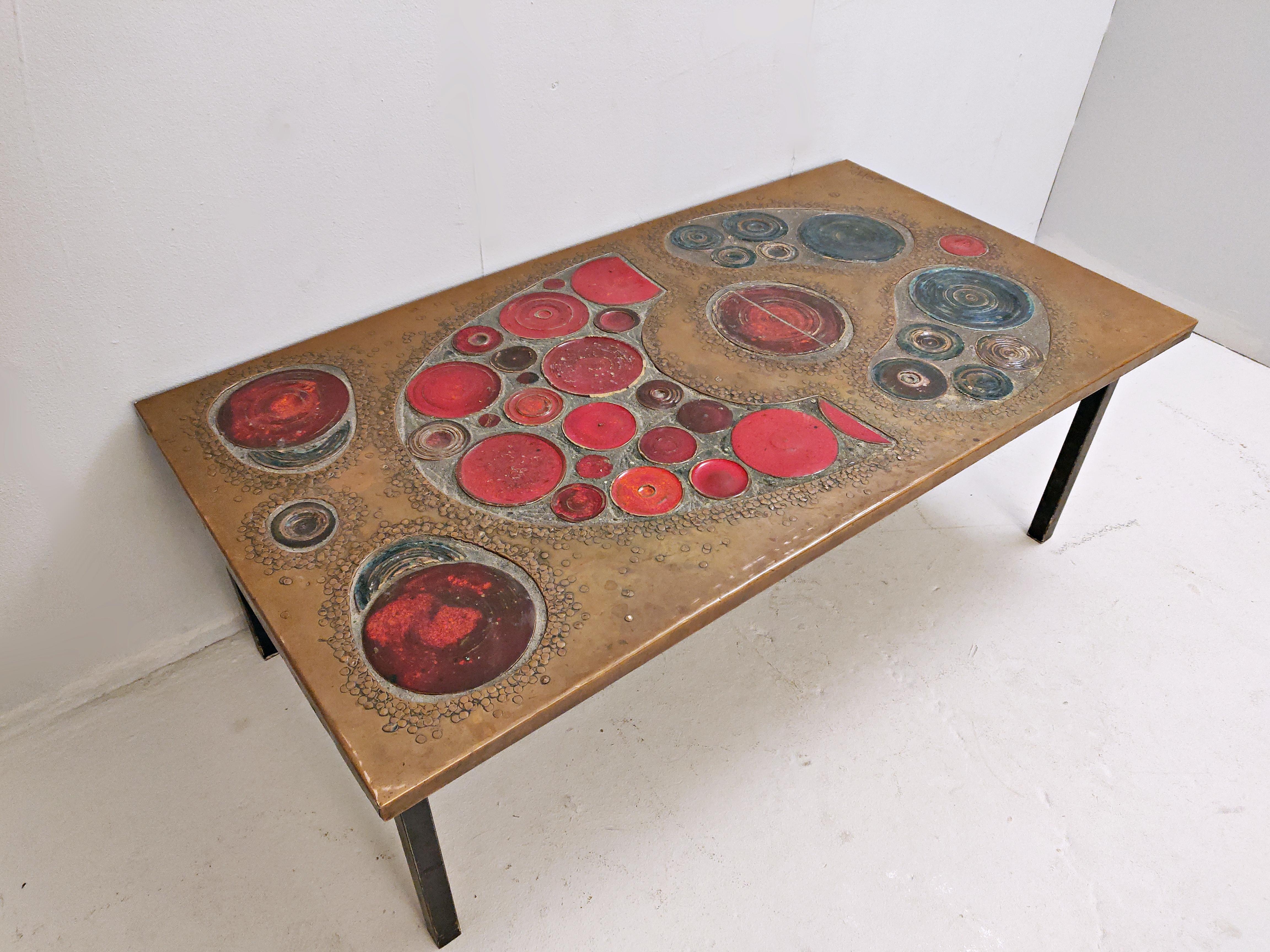 Table basse moderne du milieu du siècle, laiton et céramique, 1968 en vente 2