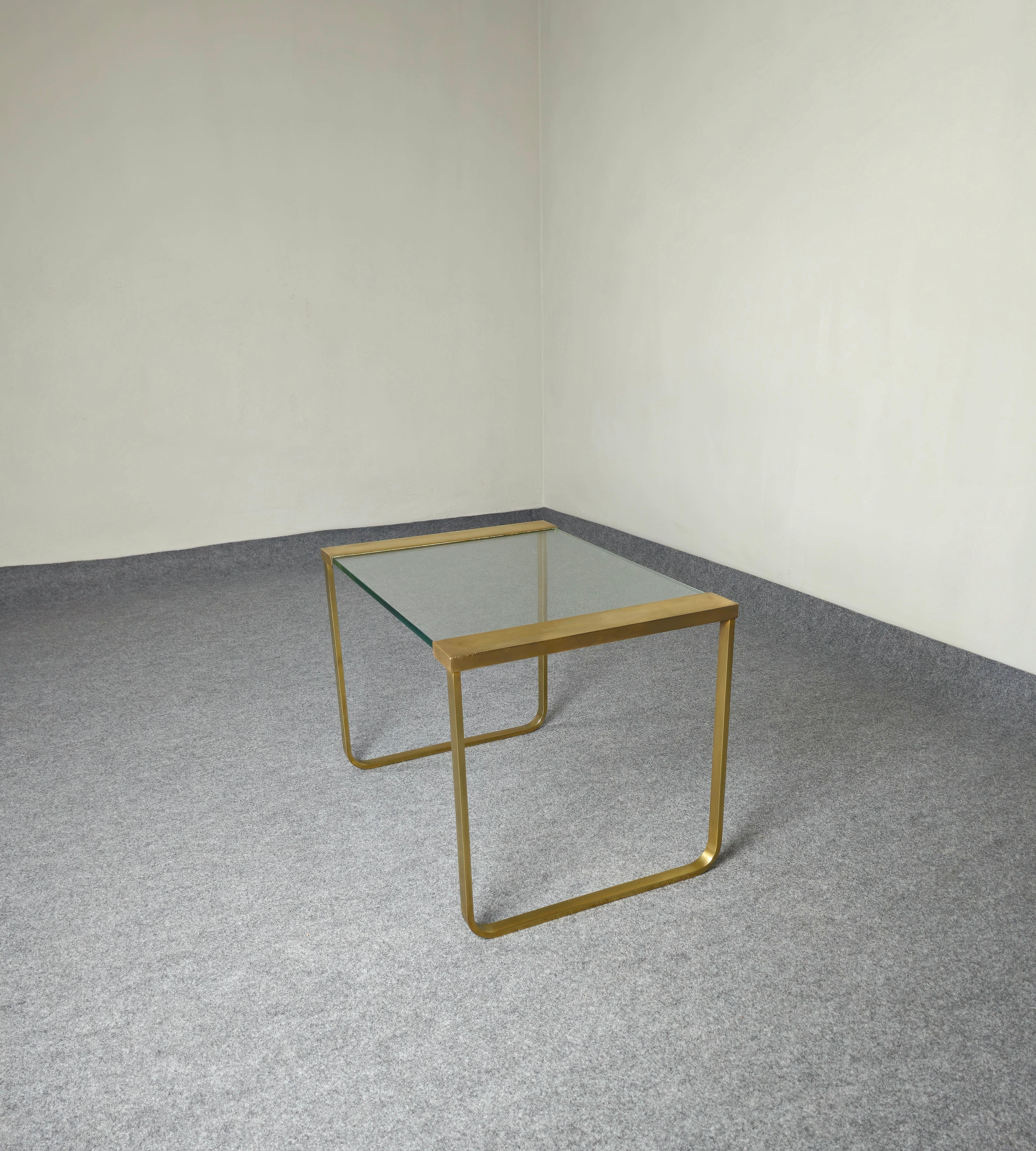 20ième siècle Table basse rectangulaire mi-siècle moderne en laiton et verre transparent, Italie, années 1960 en vente