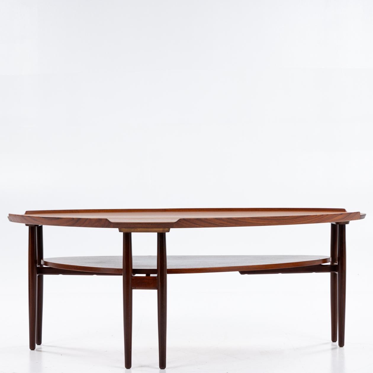 Walnut Coffee table by Arne Vodder For Sale