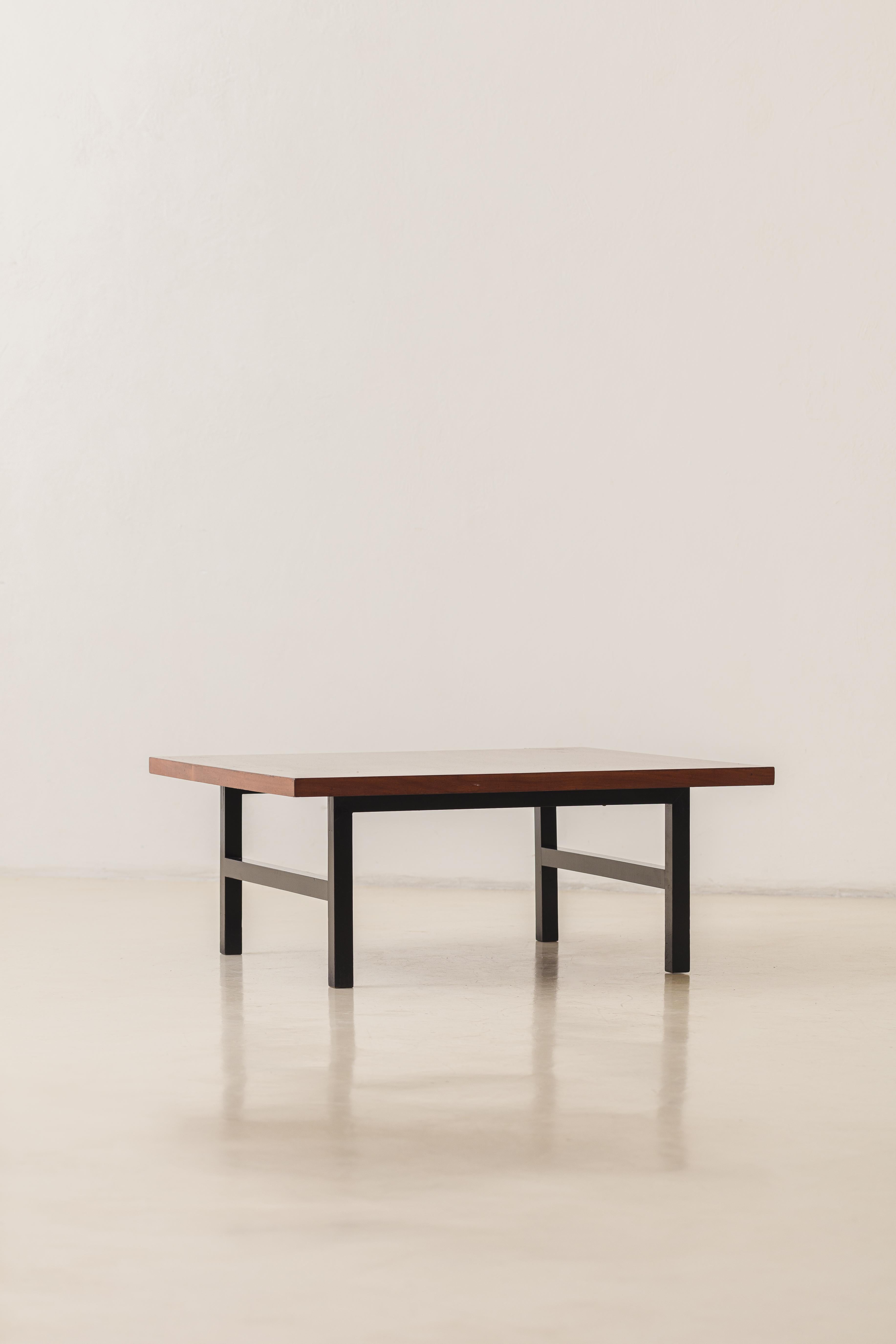 Mesa de centro de los brasileños Branco & Preto, tapa de caviuna con madera ebonizada, años 50 Brasileño en venta