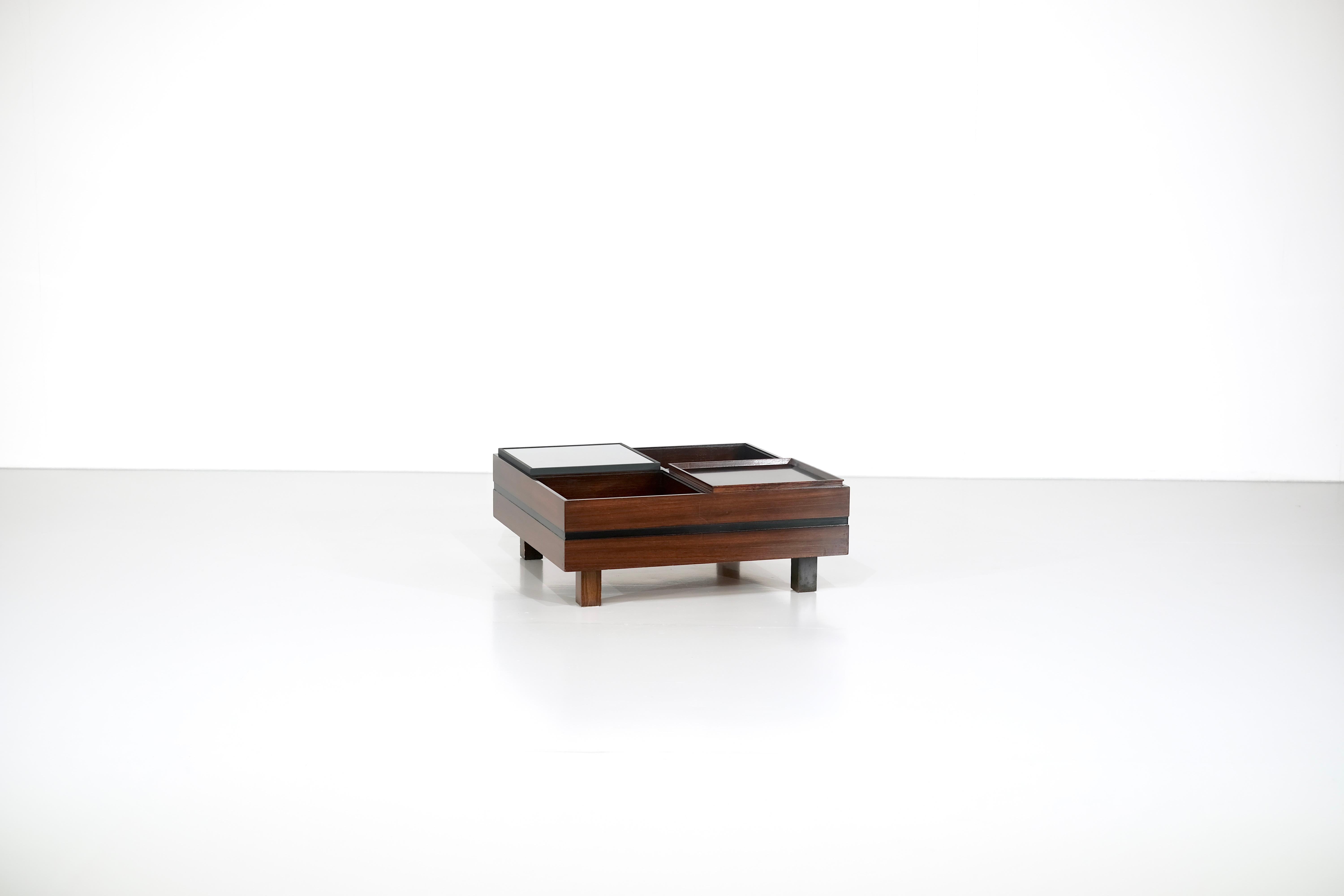    Coffee table by Carlo Hauner for Forma Italy 1960's. In Good Condition For Sale In Lot/Drogenbos, BE