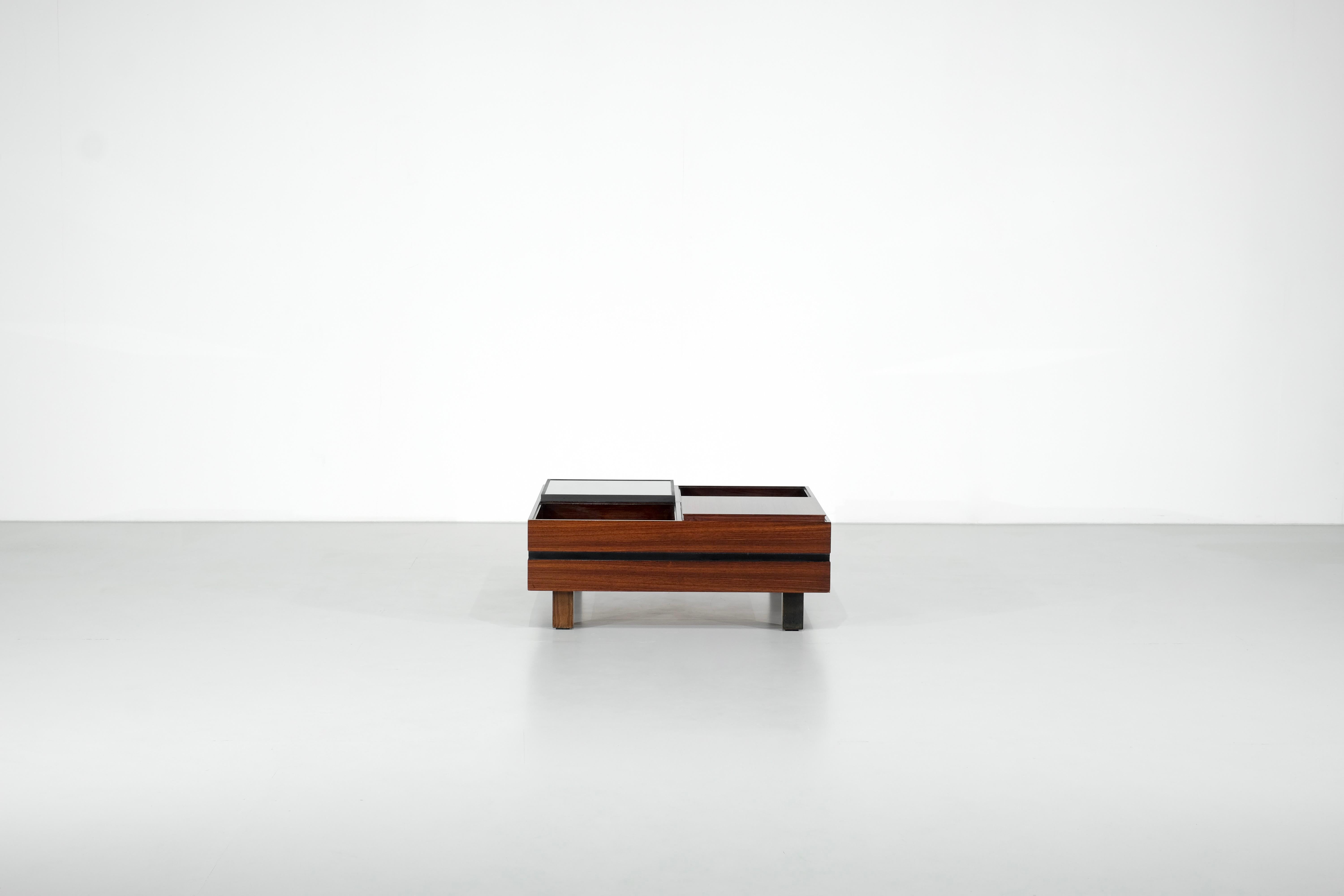 Coffee table by Carlo Hauner for Forma Italy 1960's. In Good Condition For Sale In Lot/Drogenbos, BE