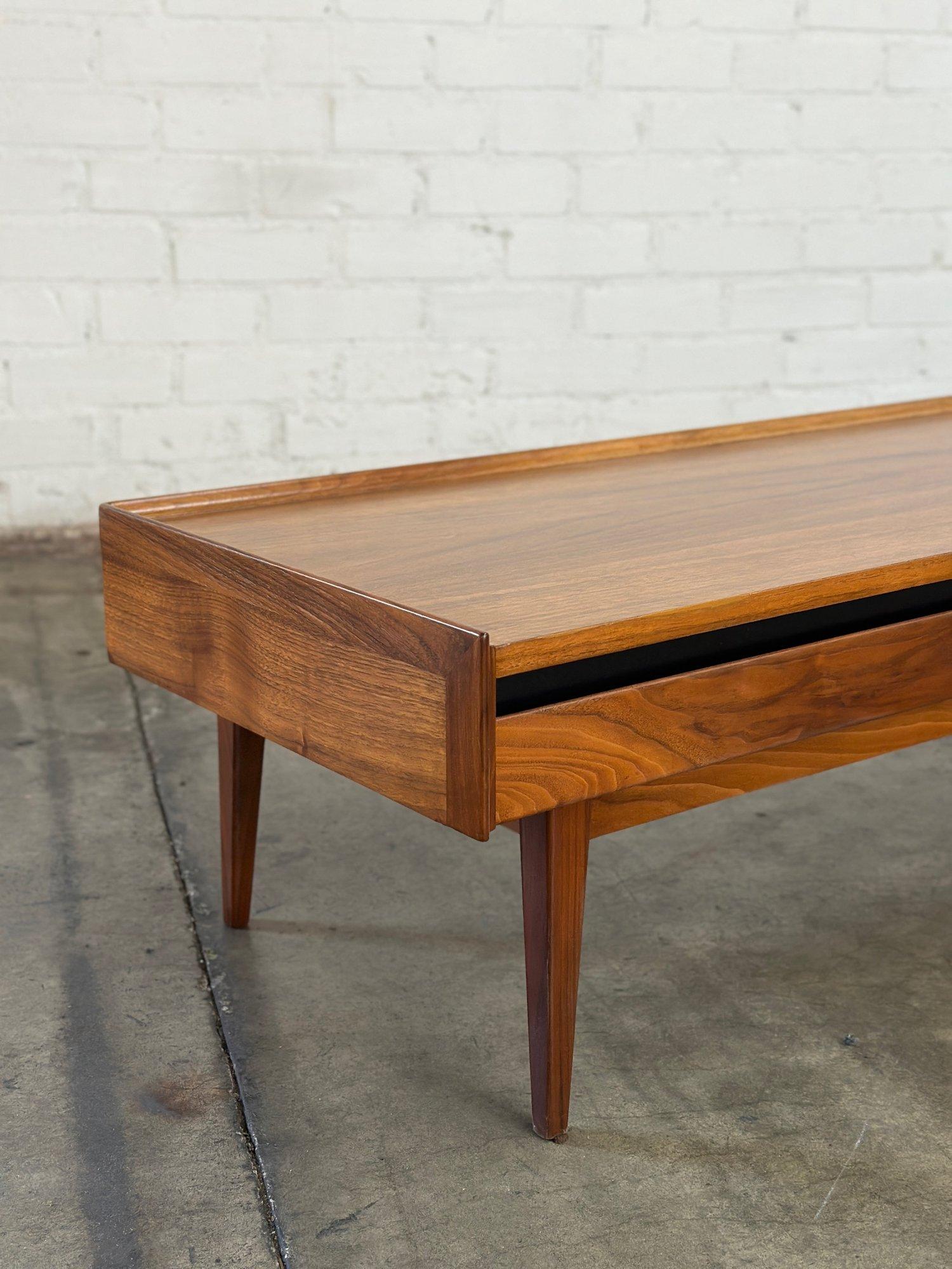 Mid-Century Modern Coffee table by Dillingham For Sale