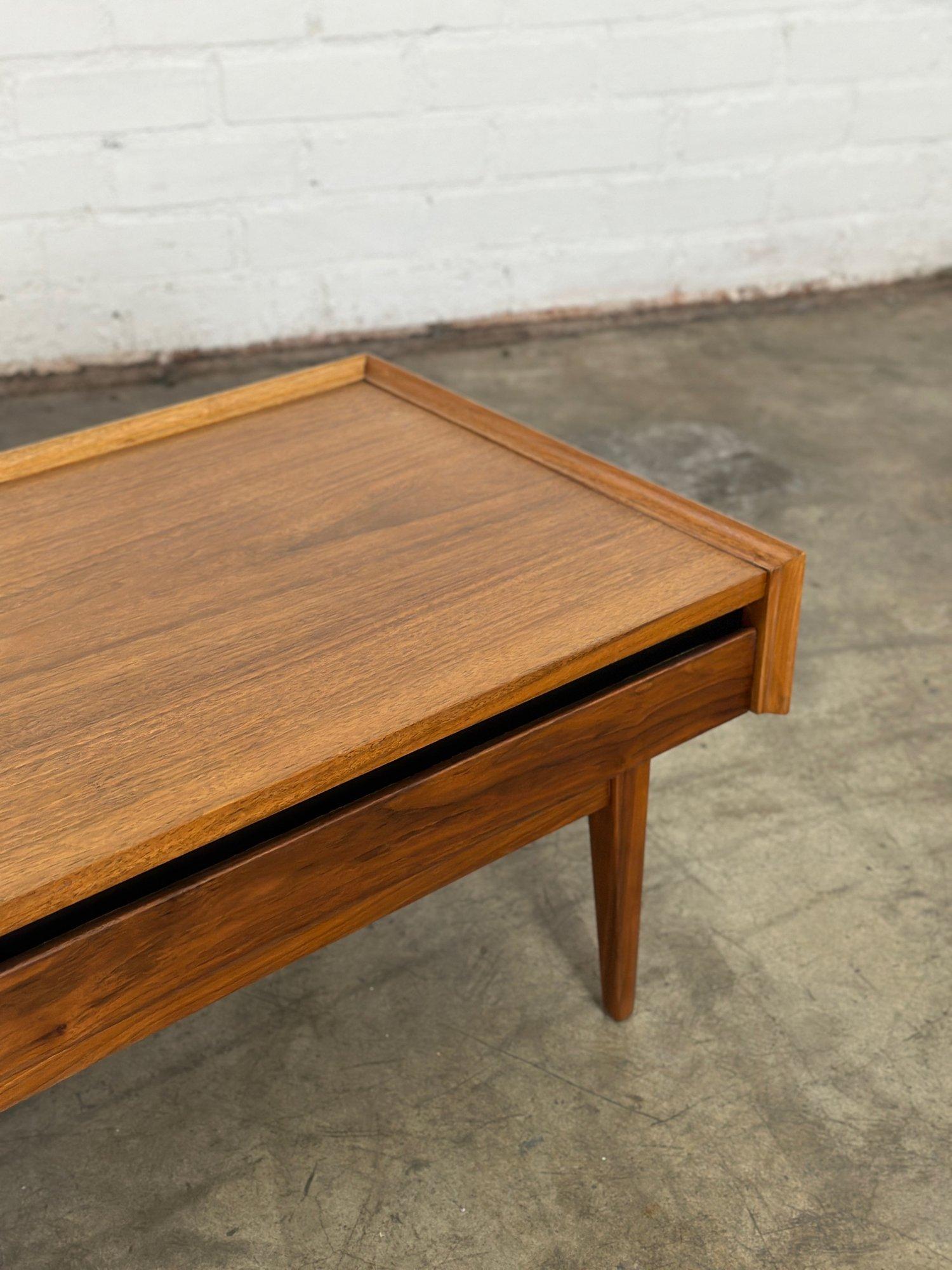 Coffee table by Dillingham In Good Condition For Sale In Los Angeles, CA