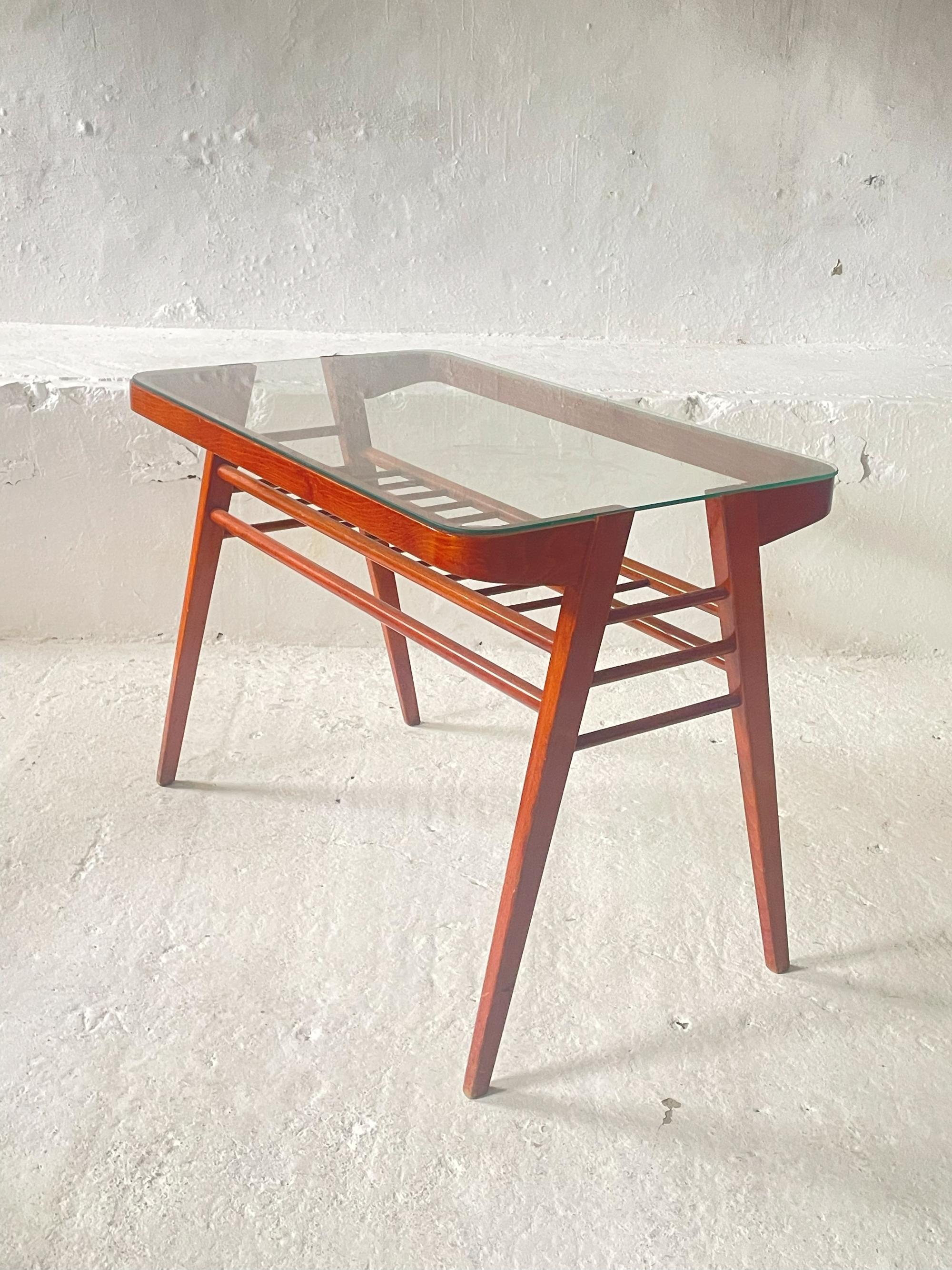 Mesa de centro de František Jirák para Tatra Checoslovaquia Años 60 en Bueno estado para la venta en Debrecen, HU