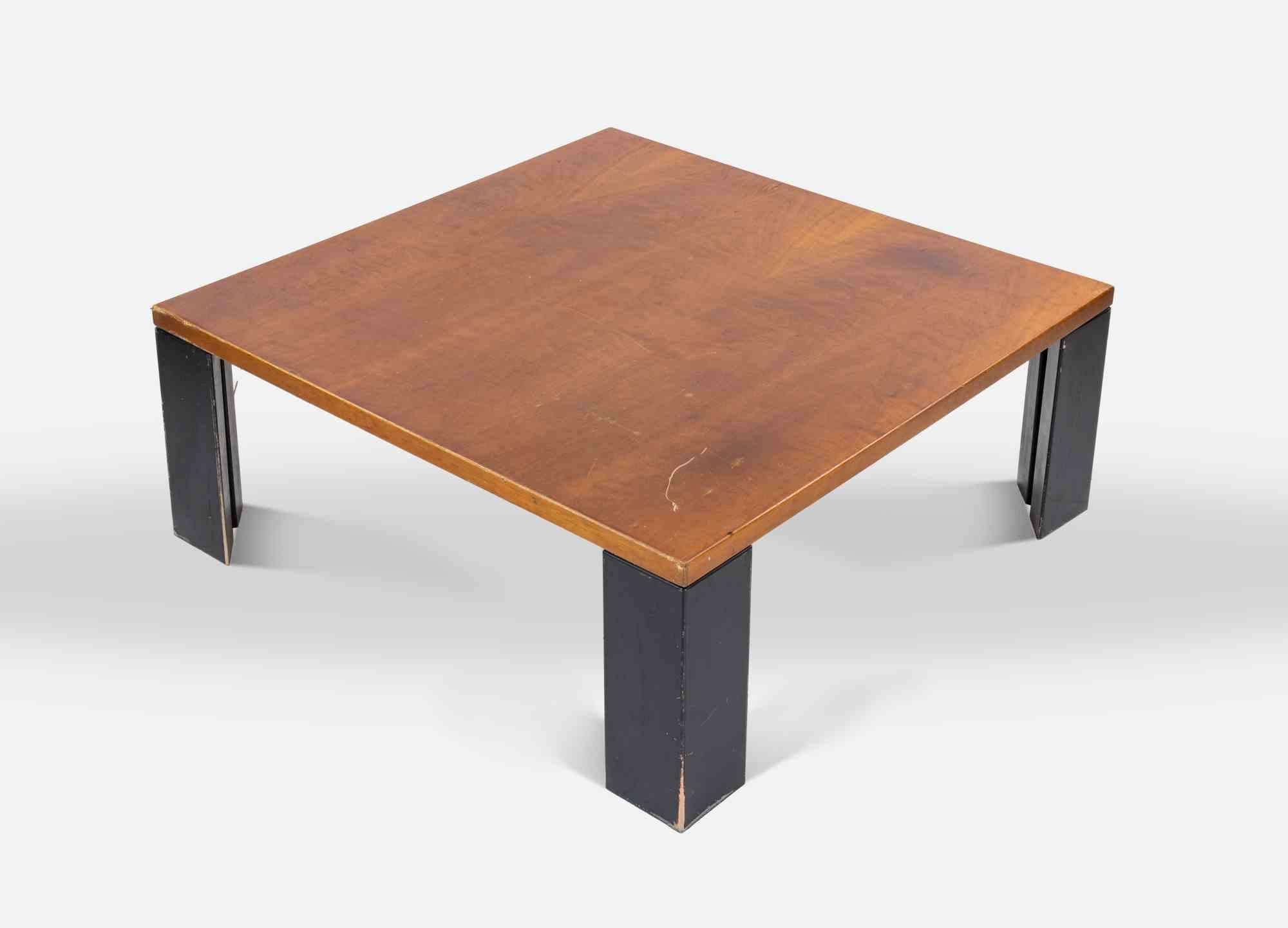 Coffee Table by Gastone Rinaldi for Thema, Italy, in 1970s.

Wood and lacquered metal.

Good condition.